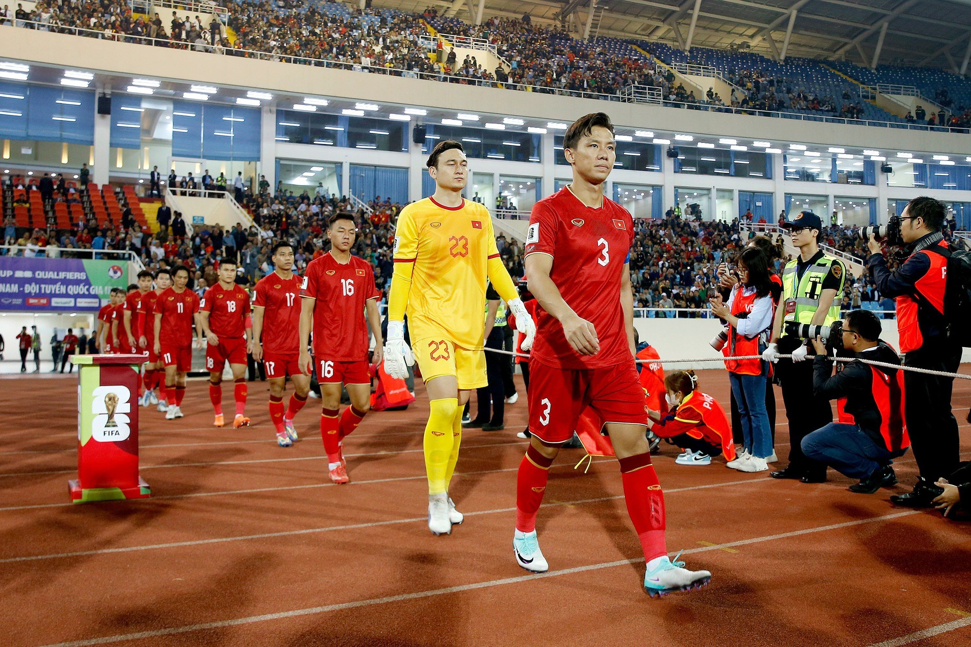 Troussier tin Quế Ngọc Hải trong cuộc chạy đua thời gian cho Asian Cup 2023 - Ảnh 1. Troussier tin Quế Ngọc Hải trong cuộc chạy đua thời gian cho Asian Cup 2023 - Ảnh 1.