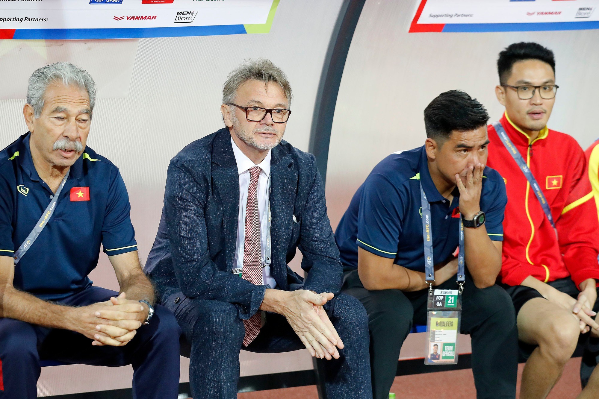 HLV Troussier đang về quê nhà Pháp nghỉ ngơi 2 tuần HLV Troussier đang về quê nhà Pháp nghỉ ngơi 2 tuần