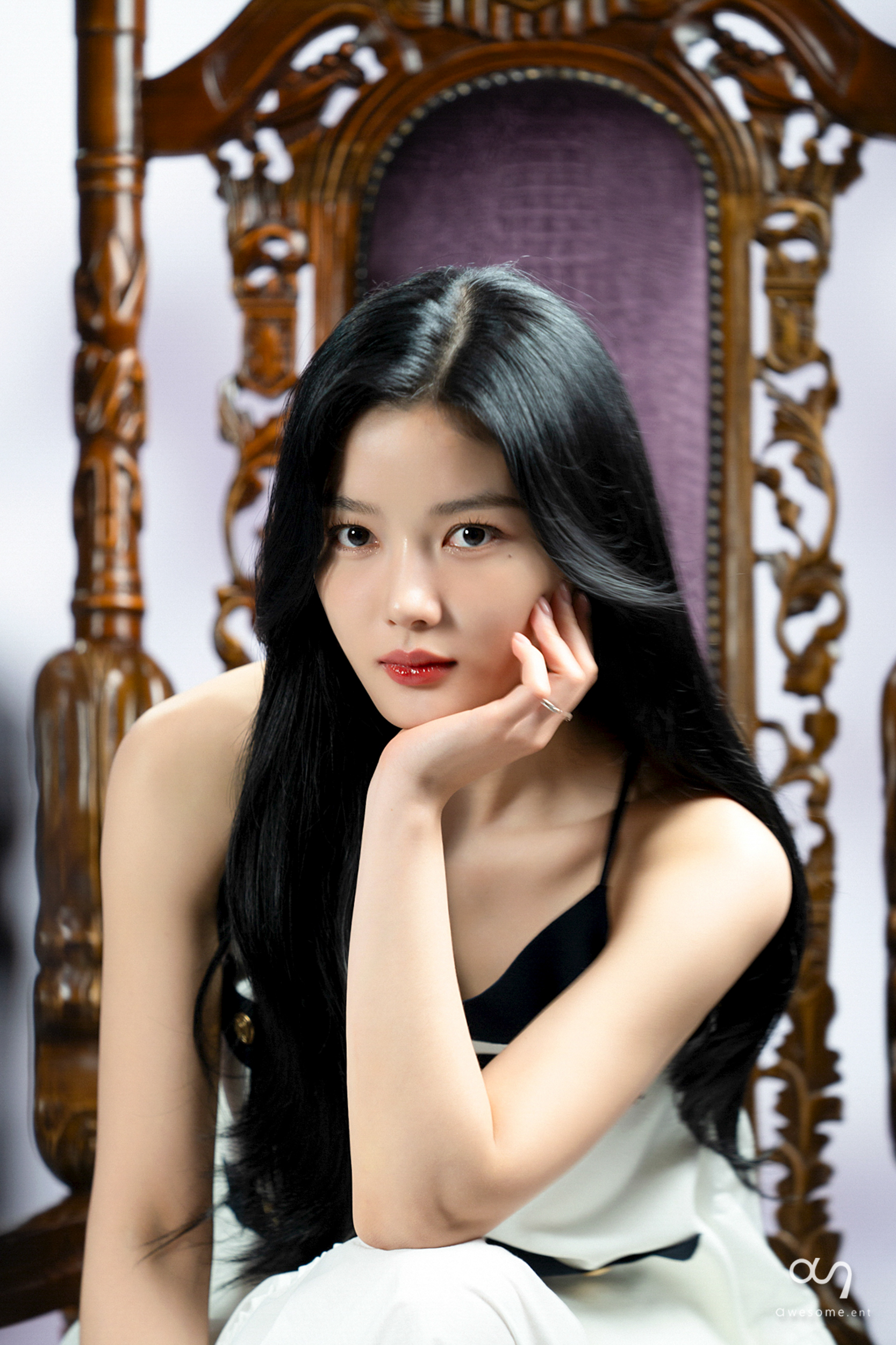 Sắc vóc quyến rũ của 'em gái quốc dân' Kim Yoo Jung ở tuổi 24 - Ảnh 5.