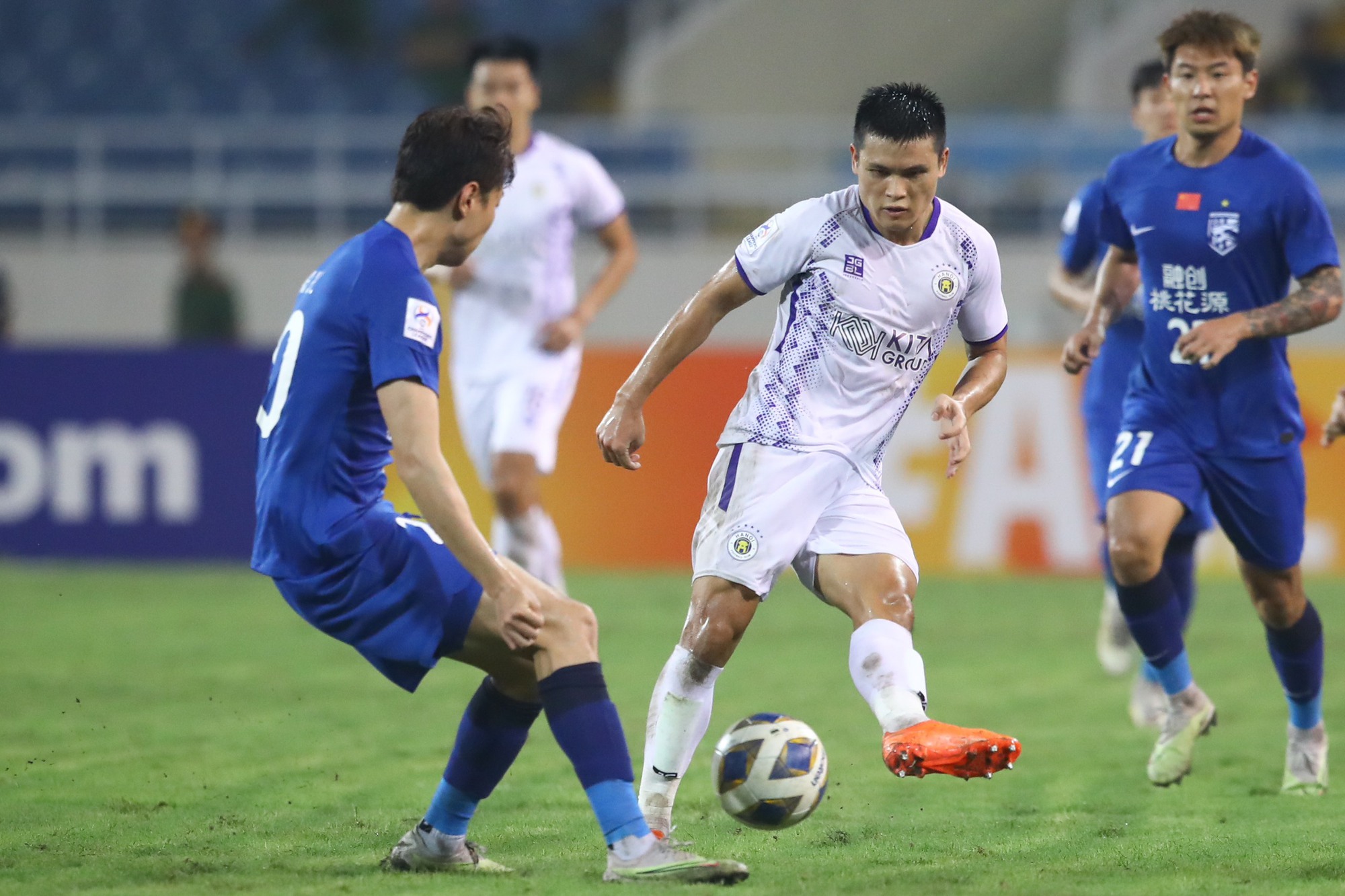 Lịch thi đấu V-League hôm nay (24.11): HLV Lê Huỳnh Đức nối dài chuỗi trận ấn tượng - Ảnh 1.