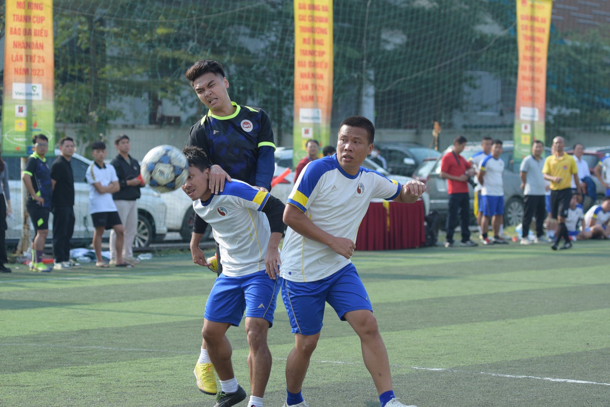 Giải bóng đá tranh Cúp Báo Đại biểu Nhân dân đã tìm ra nhà vô địch - Ảnh 3.