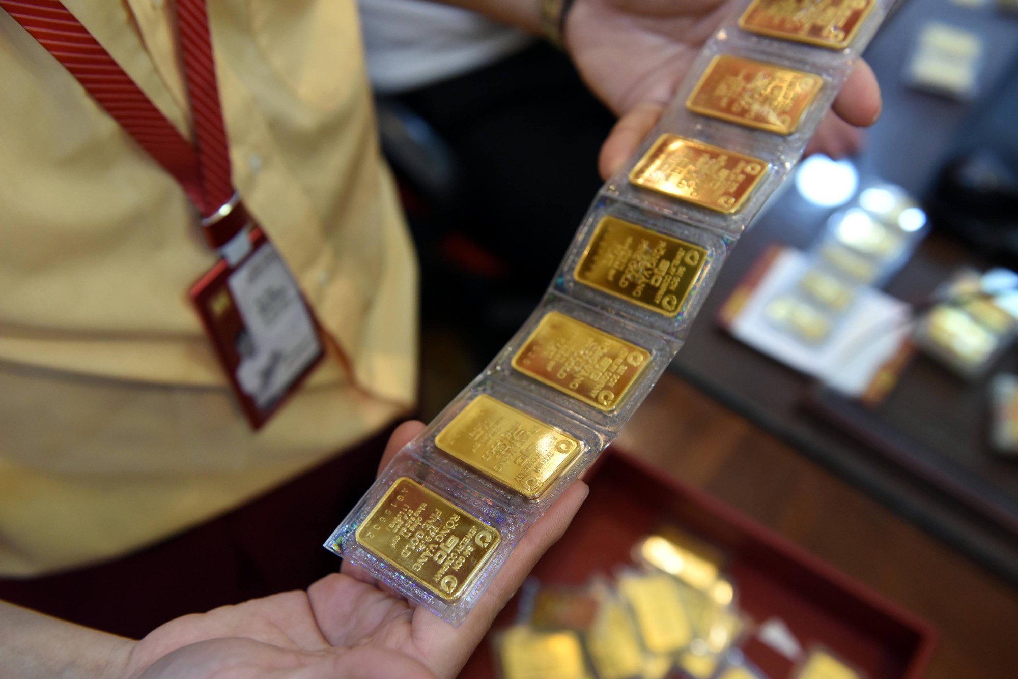 Giá vàng miếng SJC đột ngột tăng mạnh lên lại mức kỷ lục - Ảnh 1. Giá vàng miếng SJC đột ngột tăng mạnh lên lại mức kỷ lục - Ảnh 1.