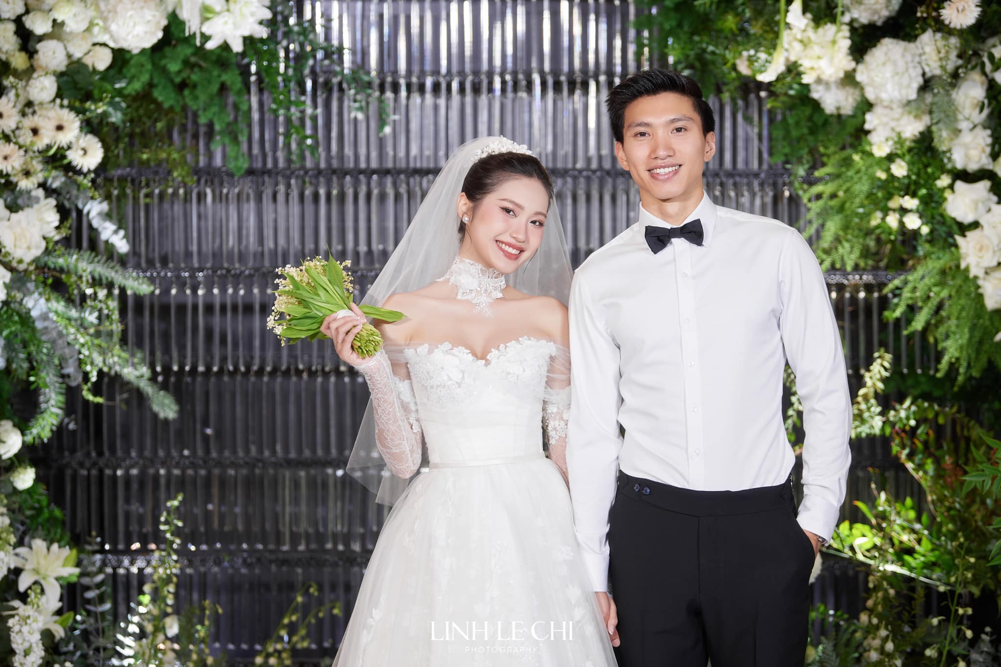 HLV Park Hang-seo và dàn sao dự tiệc cưới Đoàn Văn Hậu - Doãn Hải My - Ảnh 1.
