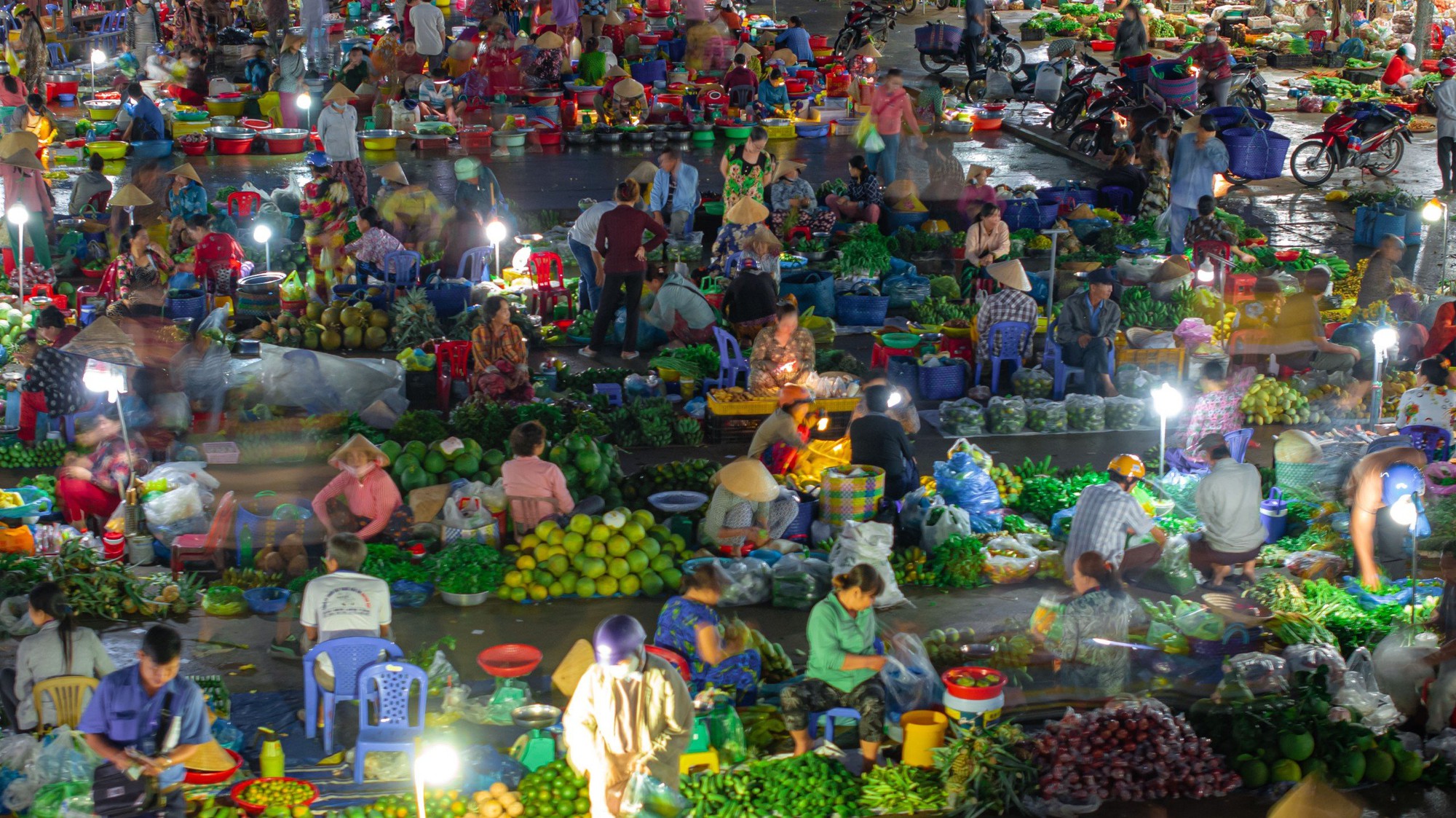 Unique scene of the 'unique' market in the West - Photo 5.