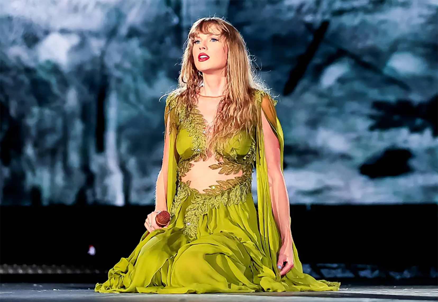 The Eras Tour' của Taylor Swift vượt 250 triệu USD doanh thu phòng vé toàn  cầu