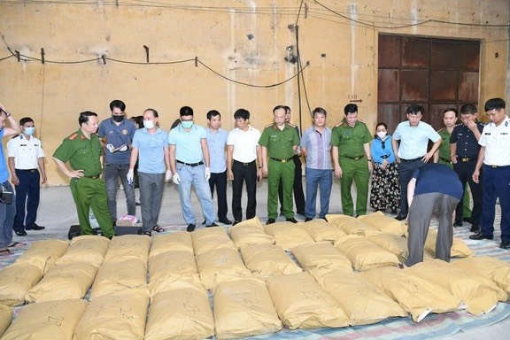 Tội phạm nước ngoài vào Việt Nam 'núp bóng' doanh  nghiệp để sản xuất ma túy - Ảnh 3.