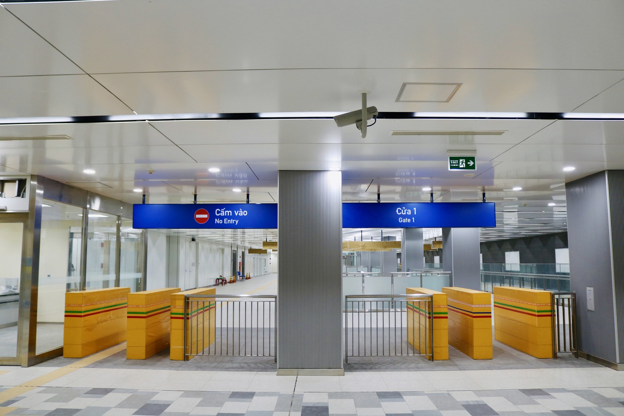 Thêm ga ngầm metro 'khoe' diện mạo hoàn thiện sau thập kỉ thi công - Ảnh 2.