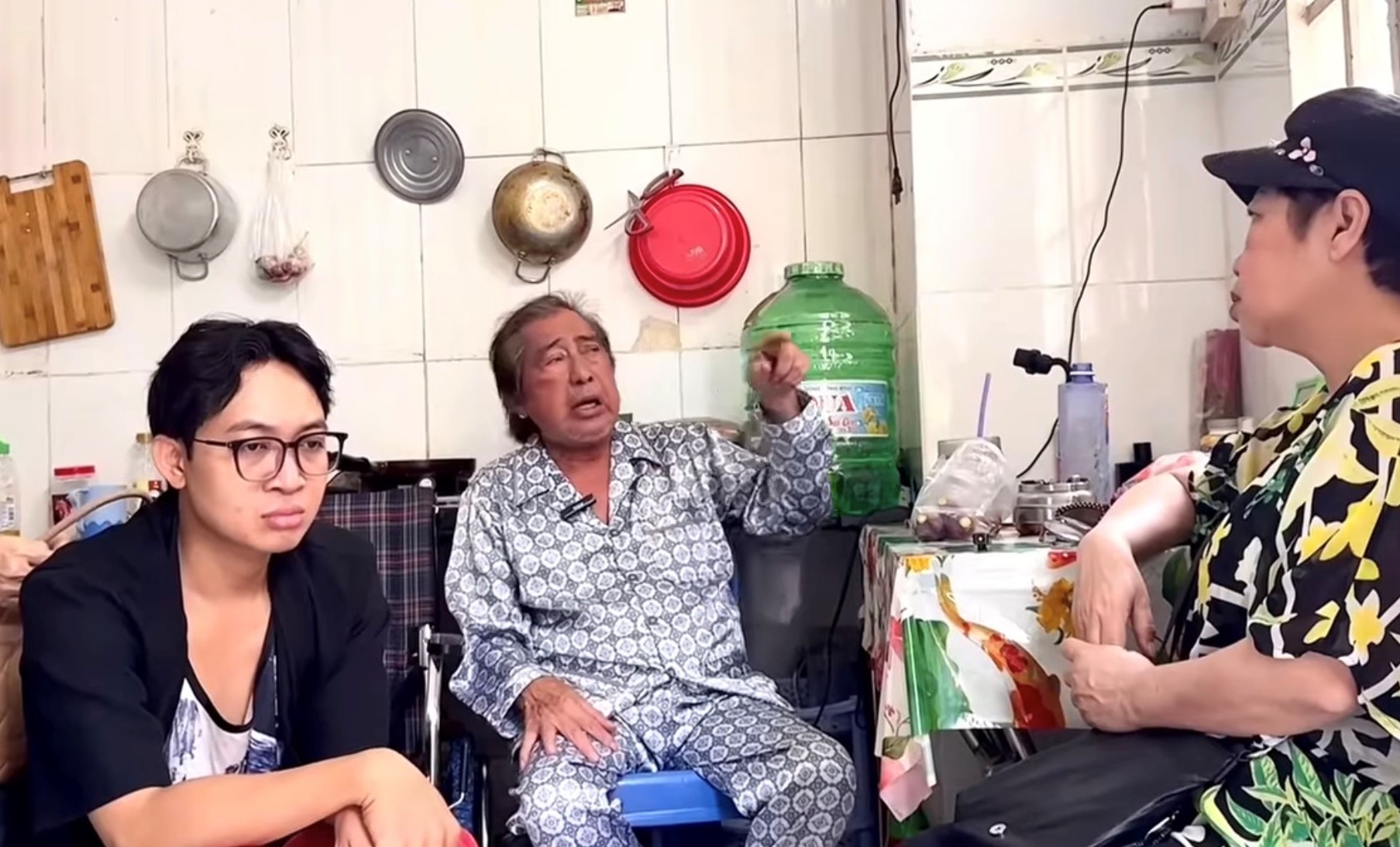 Nghệ sĩ cải lương Vũ Linh Vương 4 lần tai biến, sống cô độc tuổi xế chiều