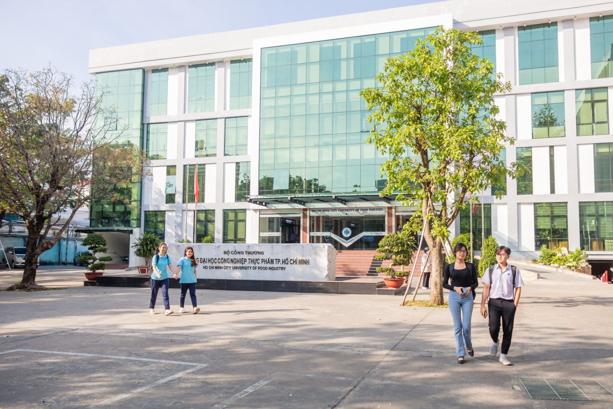 សាស្ត្រាចារ្យនៅសាកលវិទ្យាល័យមួយទទួលបានប្រាក់បៀវត្សរ៍ខ្ពស់បំផុតជិត ៦០លានដុងក្នុងមួយខែ - រូបថត ២. Giảng viên 1 trường ĐH được tăng lương cao nhất gần 60 triệu đồng/tháng - Ảnh 2.