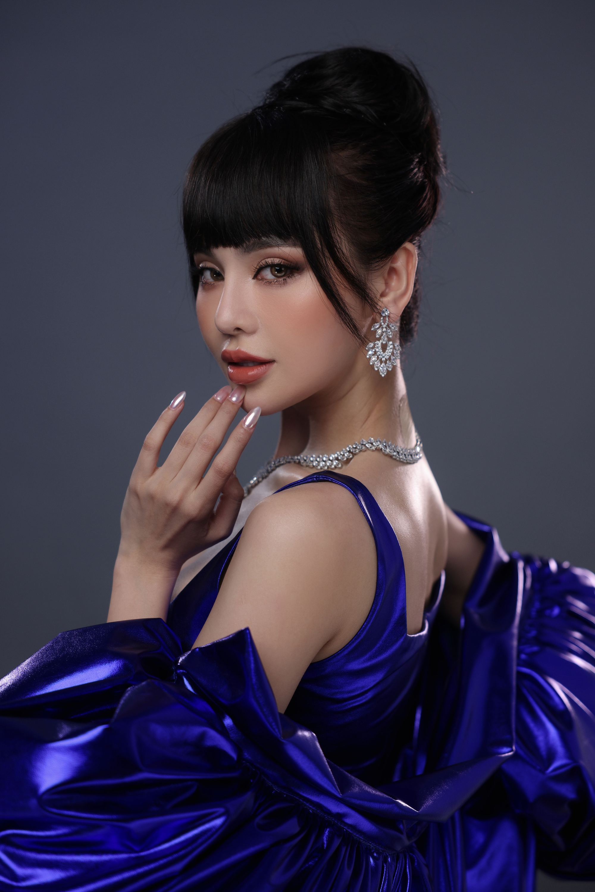 Nữ chính phim 'Sugar Daddy & Sugar Baby' thi Hoa hậu Hoàn vũ Việt Nam - Ảnh 2. Nữ chính phim 'Sugar Daddy & Sugar Baby' thi Hoa hậu Hoàn vũ Việt Nam - Ảnh 2.