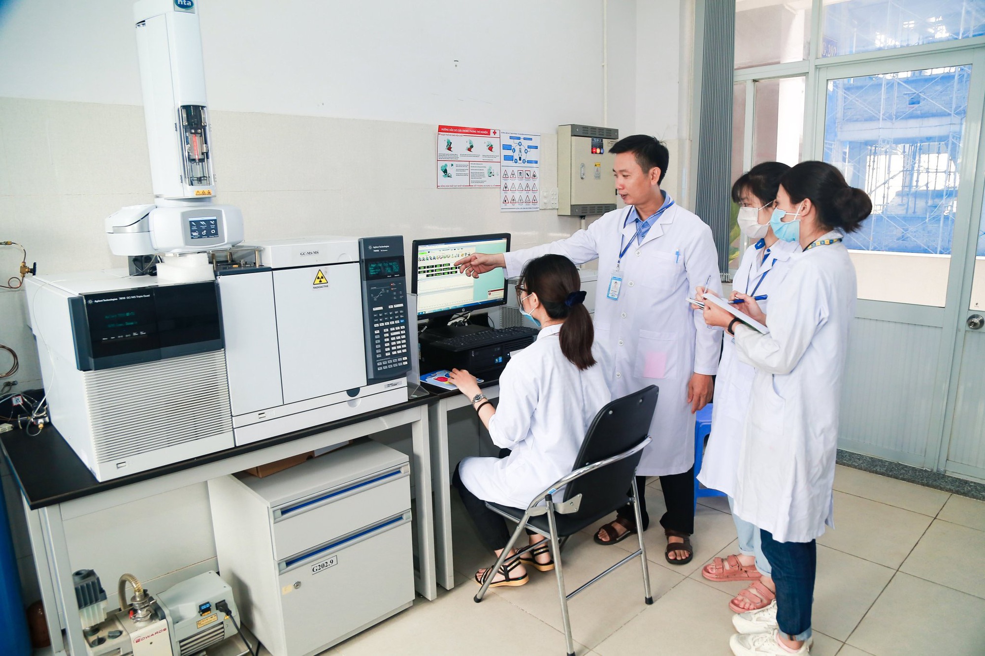 សាស្ត្រាចារ្យនៅសាកលវិទ្យាល័យមួយទទួលបានប្រាក់បៀវត្សរ៍ខ្ពស់បំផុតជិត ៦០លានដុងក្នុងមួយខែ - រូបថត ១. Giảng viên 1 trường ĐH được tăng lương cao nhất gần 60 triệu đồng/tháng - Ảnh 1.