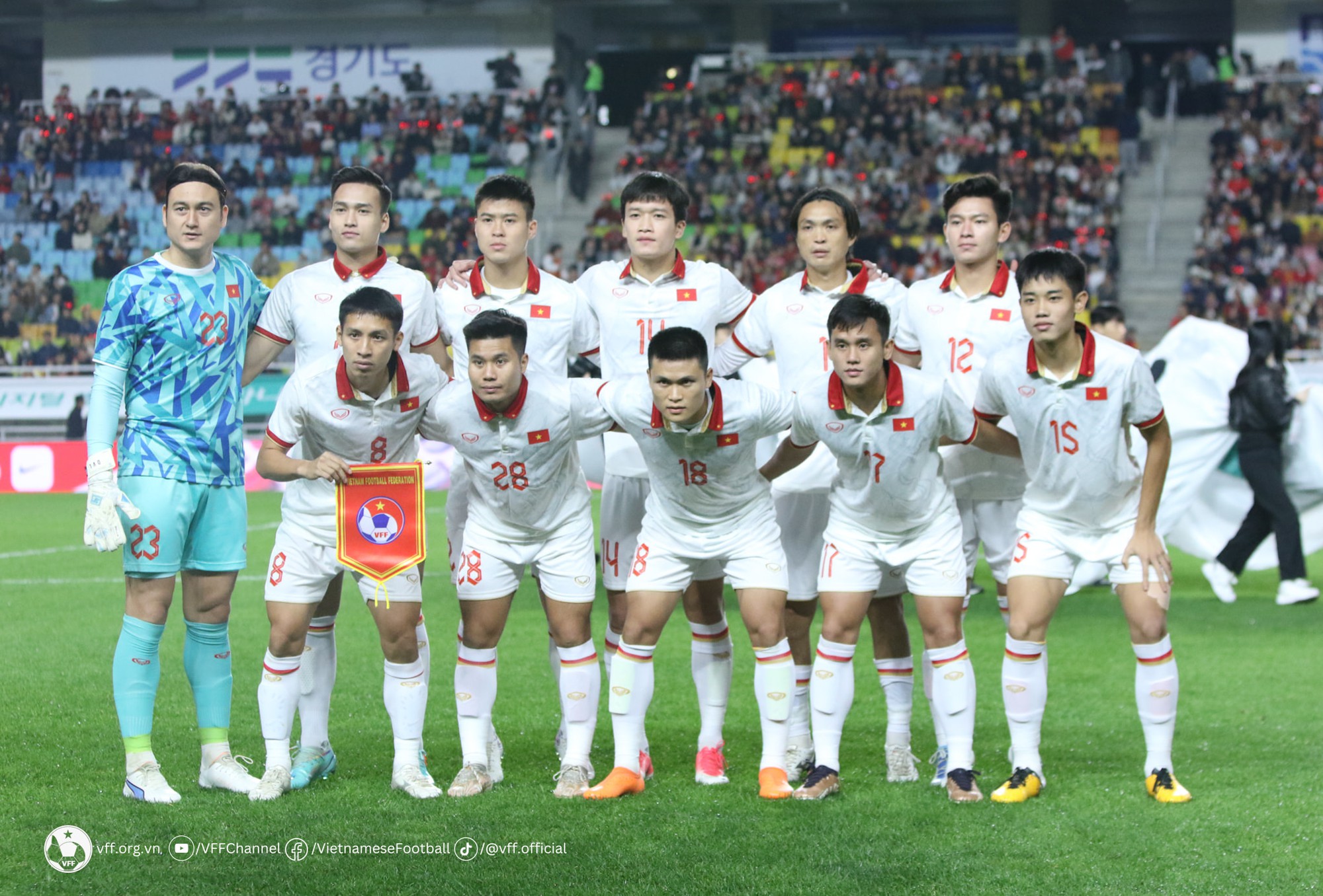 Mua vé xem đội tuyển Việt Nam đấu Iraq ở vòng loại World Cup bằng cách nào? - Ảnh 2.
