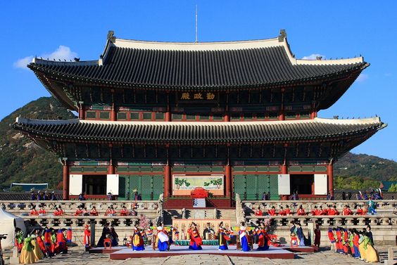 Đền Gyeongbok: Tinh hoa của triều đại Joseon và di sản văn hóa thế giới  - Ảnh 3.