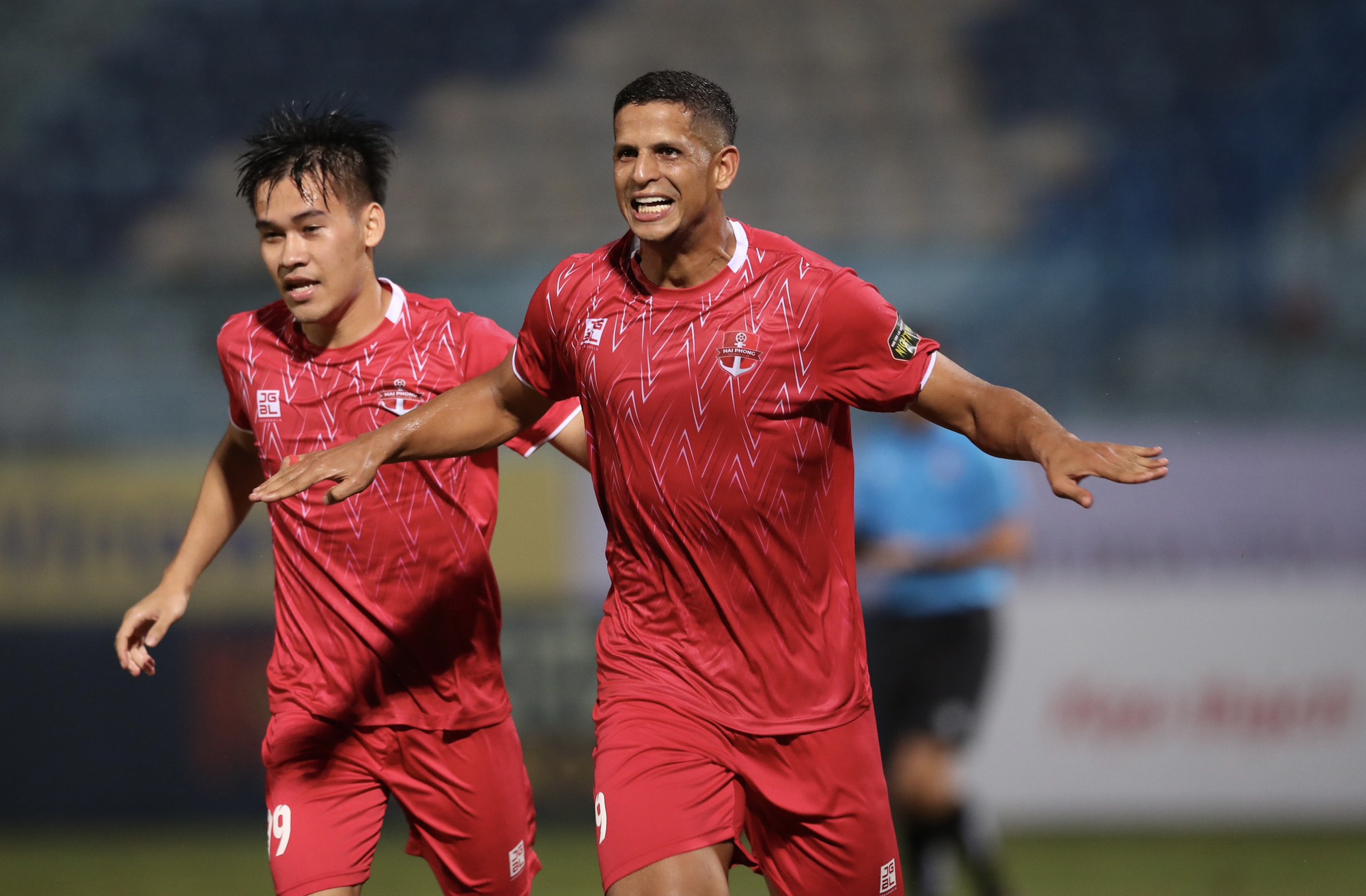 Lịch thi đấu V-League hôm nay (4.11): HLV Lê Huỳnh Đức đối mặt thách thức - Ảnh 2.