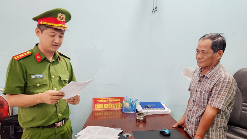 Kiên Giang: Bắt tạm giam Trưởng văn phòng công chứng An Biên - Ảnh 1.
