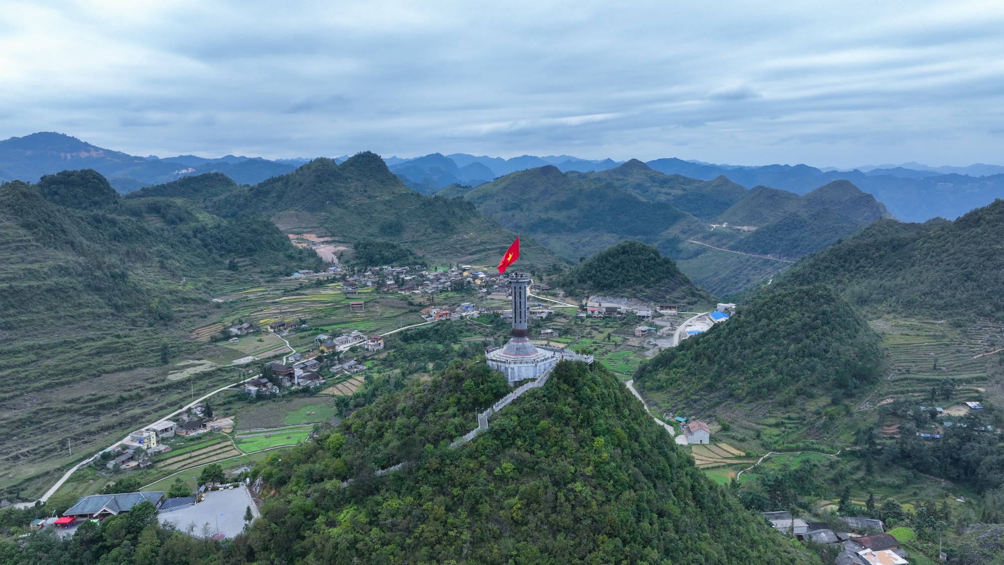 Kinh nghiệm vi vu cung đèo Hà Giang từ A - Z - Ảnh 1. Kinh nghiệm vi vu cung đèo Hà Giang từ A - Z - Ảnh 1.
