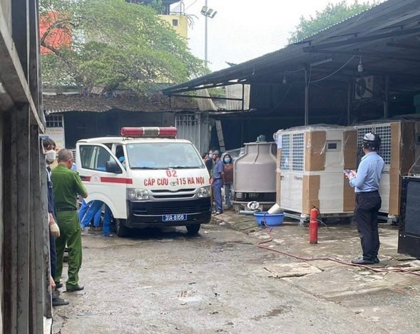 Hà Nội: Nghi nổ khí gas ở Hà Nội, nhiều người bị thương - Ảnh 3. Hà Nội: Nghi nổ khí gas ở Hà Nội, nhiều người bị thương - Ảnh 3.