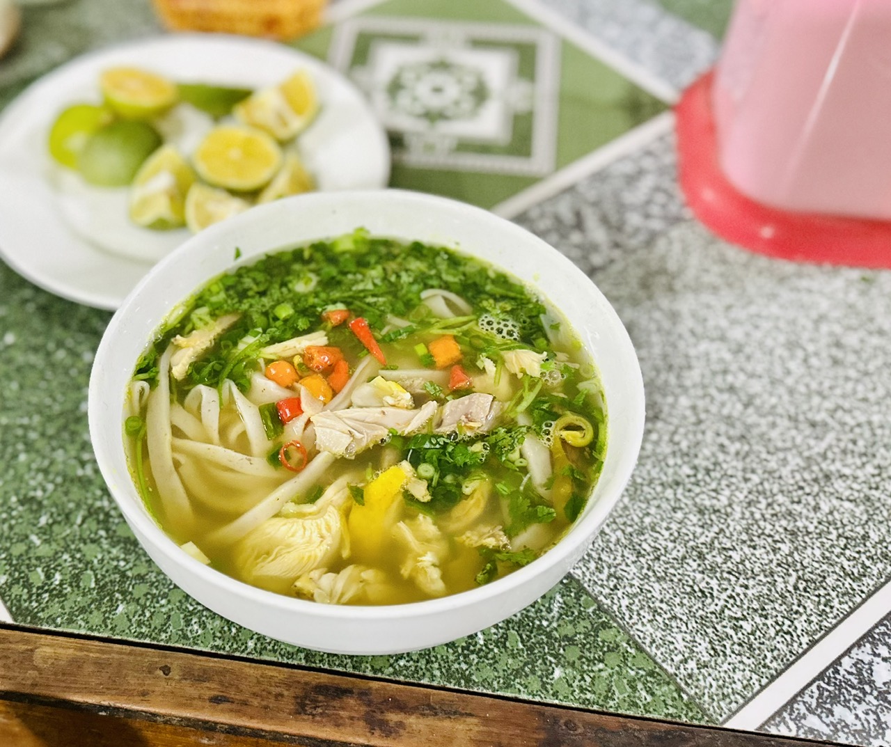 Đến Hà Giang, đừng bỏ lỡ món phở 'chỉ Quản Bạ mới có' - Ảnh 6. Đến Hà Giang, đừng bỏ lỡ món phở 'chỉ Quản Bạ mới có' - Ảnh 6.