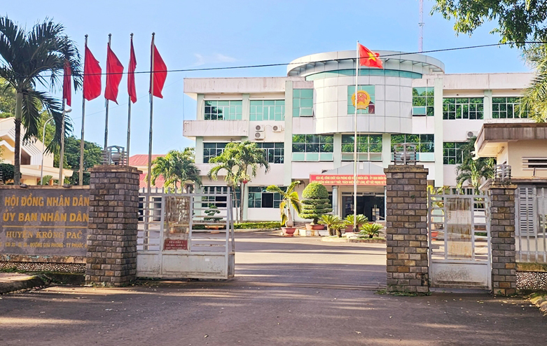 Okres se musí „postarat“ o odškodnění ve výši 2,1 miliardy VND pro učitele, který soudní spor vyhrál – Foto 1. Huyện phải “tự lo” kinh phí 2,1 tỉ đồng bồi thường cho giáo viên thắng kiện - Ảnh 1.