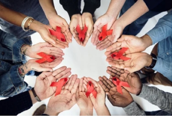 Người nhiễm HIV: 'Không phải ai nhiễm HIV cũng do ăn chơi' - Ảnh 2. Người nhiễm HIV: 'Không phải ai nhiễm HIV cũng do ăn chơi' - Ảnh 2.
