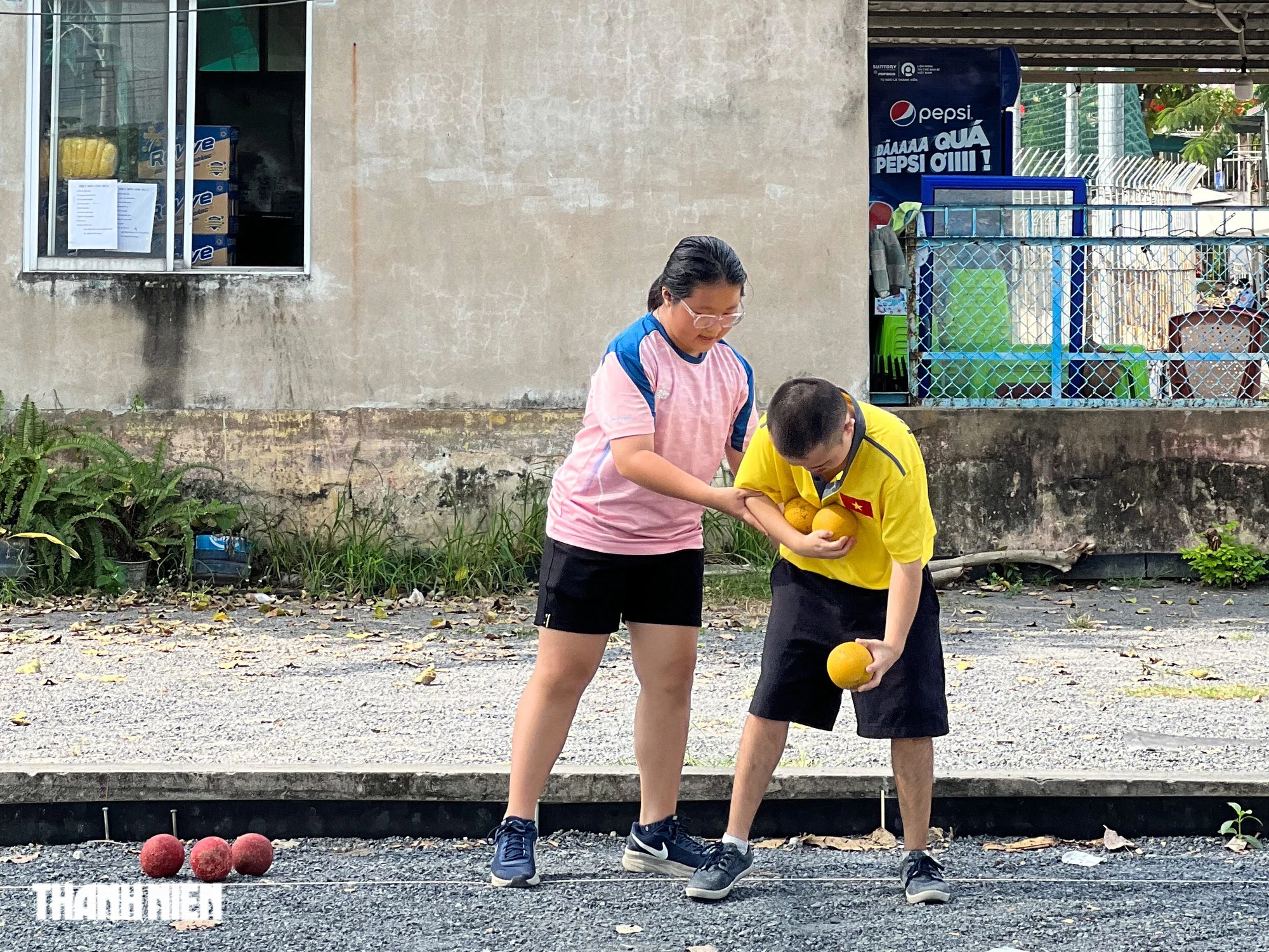 Bocce là gì mà cuối tuần người khuyết tật hẹn nhau tranh tài  - Ảnh 6.