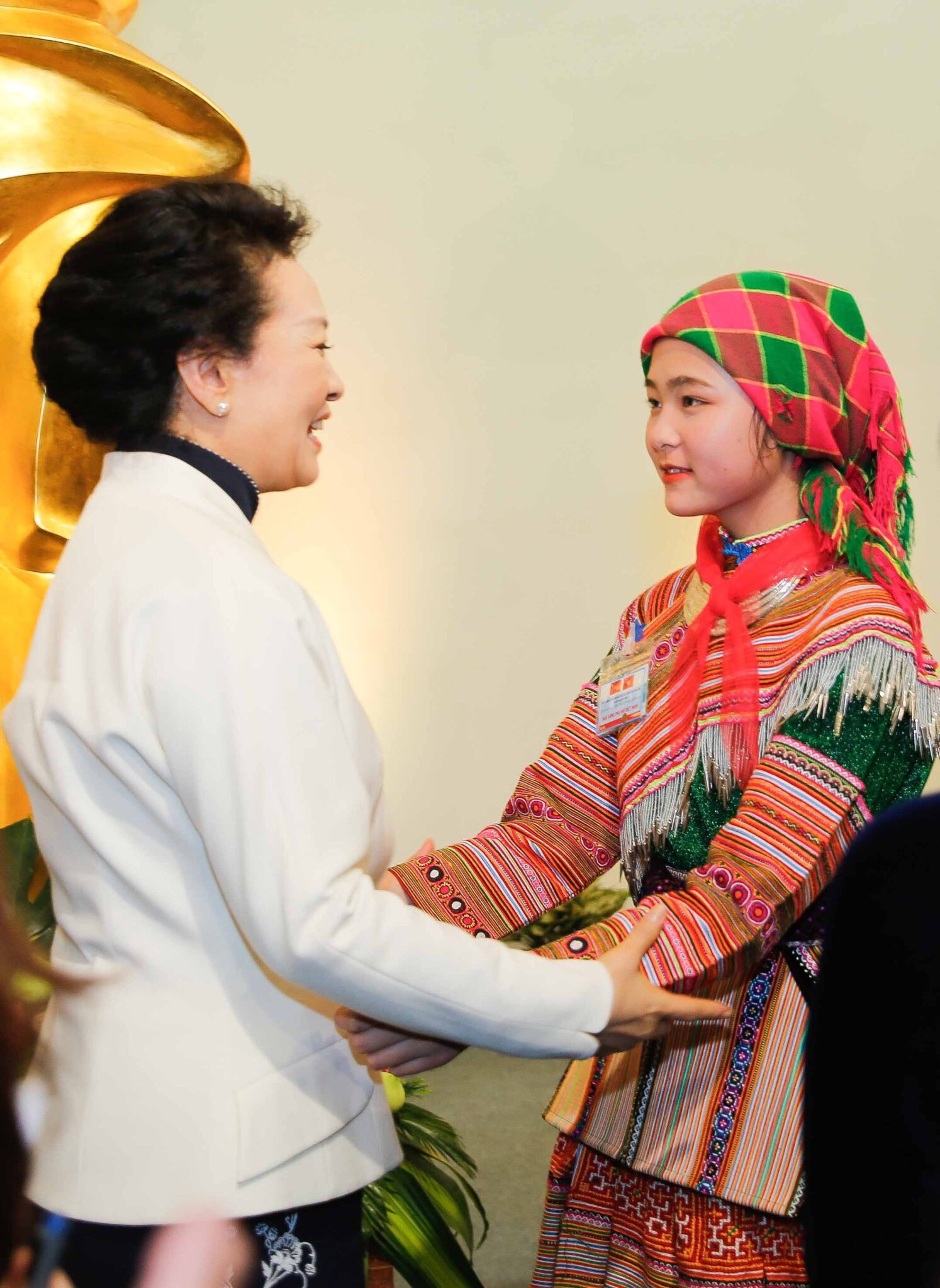 Phu nhân hai Tổng Bí thư cùng thưởng trà, thăm Bảo tàng Phụ nữ Việt Nam  - Ảnh 3.
