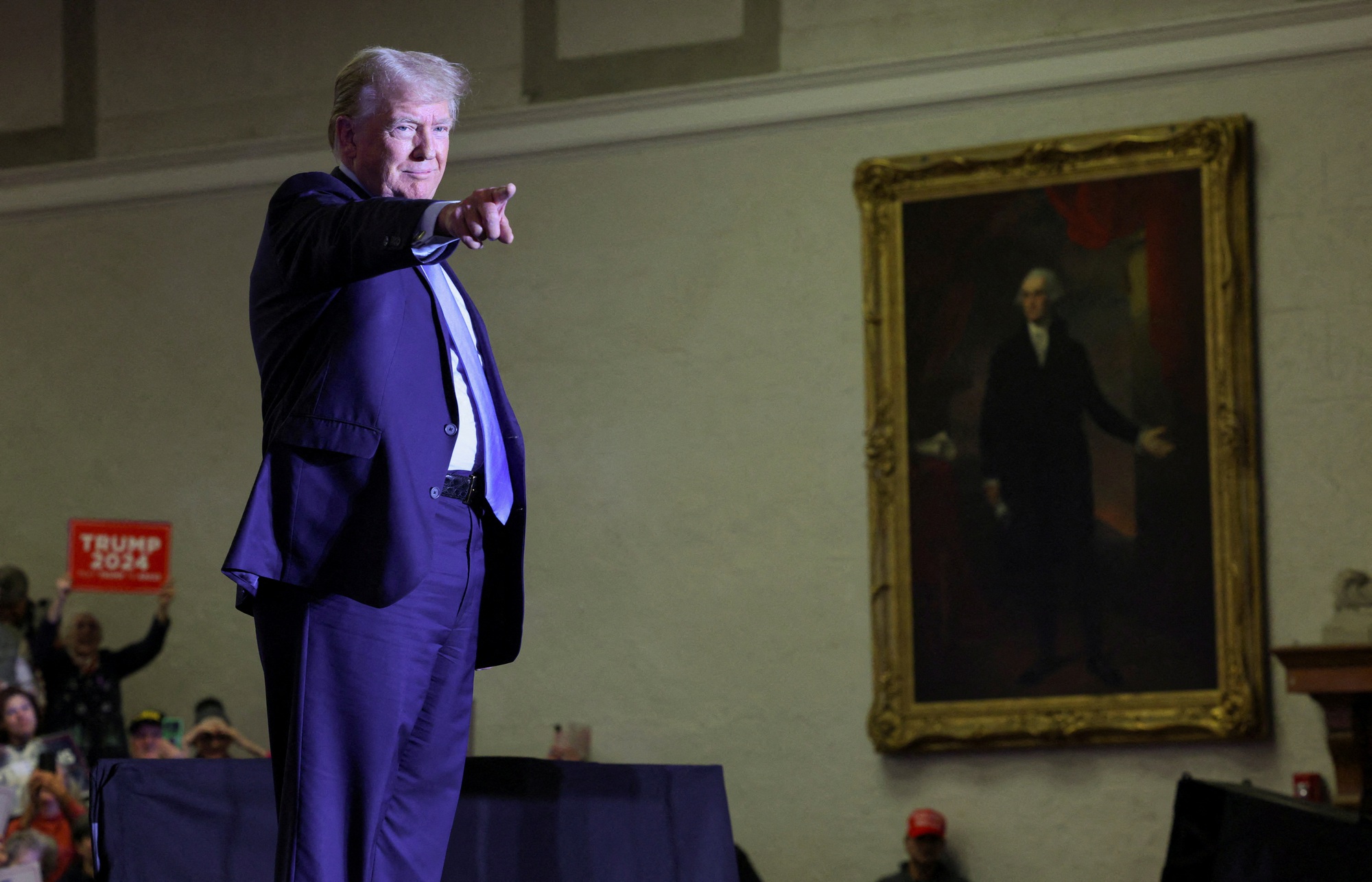 Ông Trump có nhiều cơ hội để quay lại Nhà Trắng? - Ảnh 1. Ông Trump có nhiều cơ hội để quay lại Nhà Trắng? - Ảnh 1.