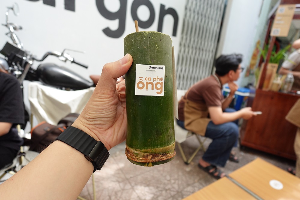 Cà phê ống tre thành hot trend, ông chủ gen Z bán ngày hơn 200 ống - Ảnh 2. Cà phê ống tre thành hot trend, ông chủ gen Z bán ngày hơn 200 ống - Ảnh 2.
