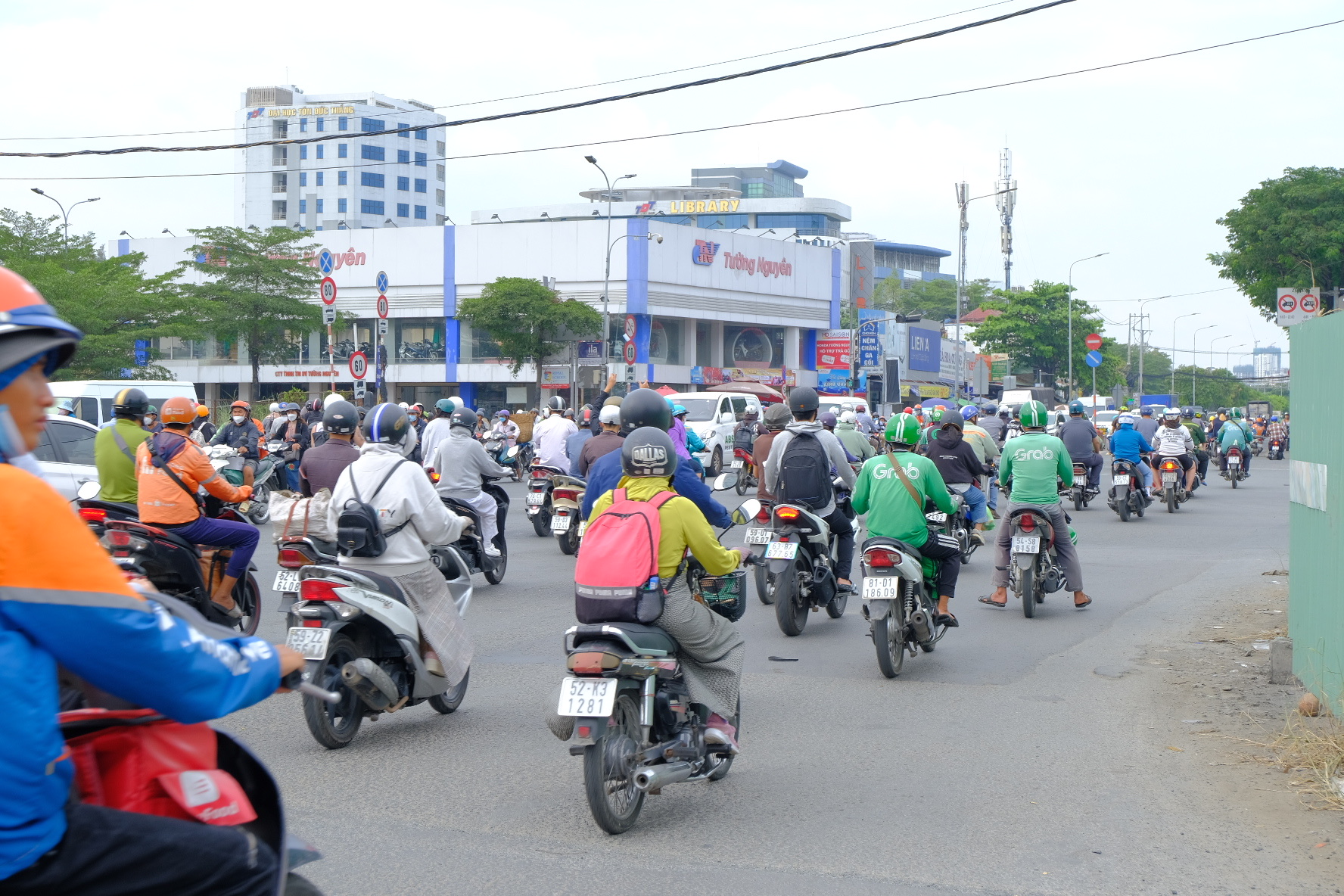 Sắp 'đóng' nút giao Nguyễn Văn Linh - Nguyễn Hữu Thọ, lo khu nam kẹtxe trầm trọng - Ảnh 6.