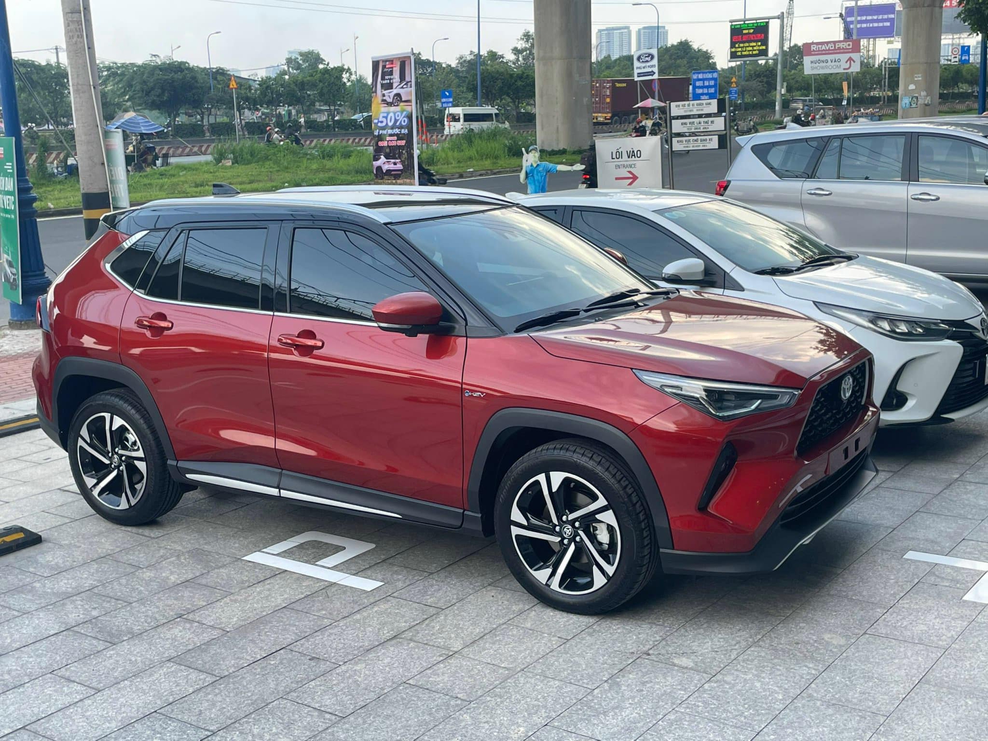 Toyota Yaris Cross giảm mạnh tới 140 triệu đồng, đẩy doanh số cuối năm - Ảnh 1. Toyota Yaris Cross giảm mạnh tới 140 triệu đồng, đẩy doanh số cuối năm - Ảnh 1.