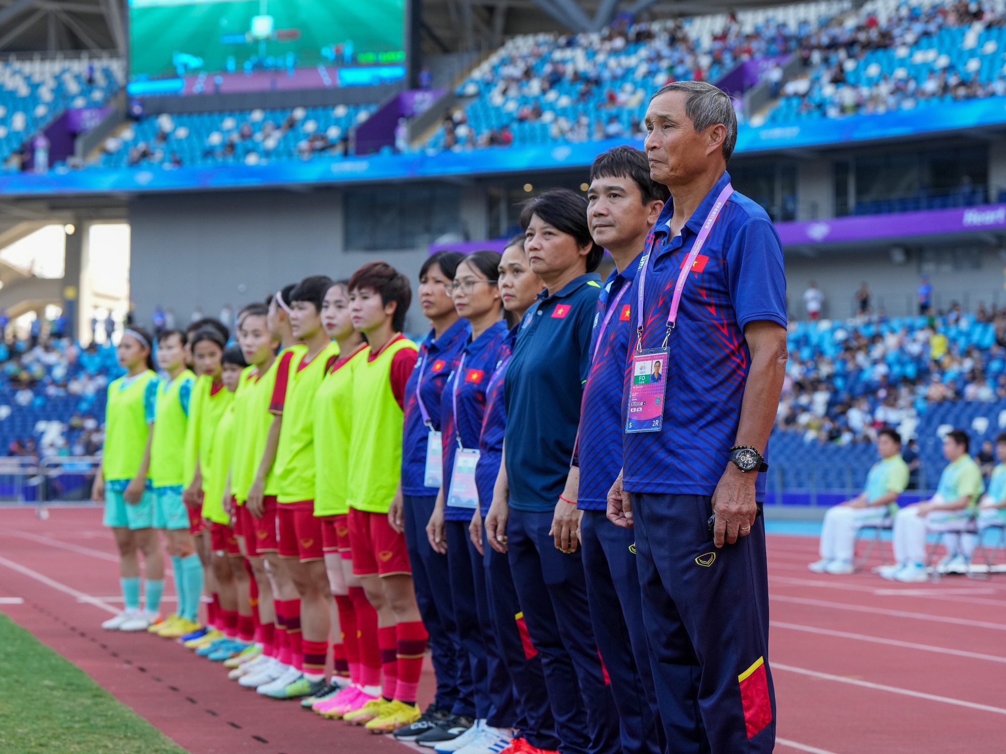 HLV Mai Đức Chung rời ghế, đội tuyển nữ Việt Nam có thể không cần HLV trưởng năm 2024 - Ảnh 2.