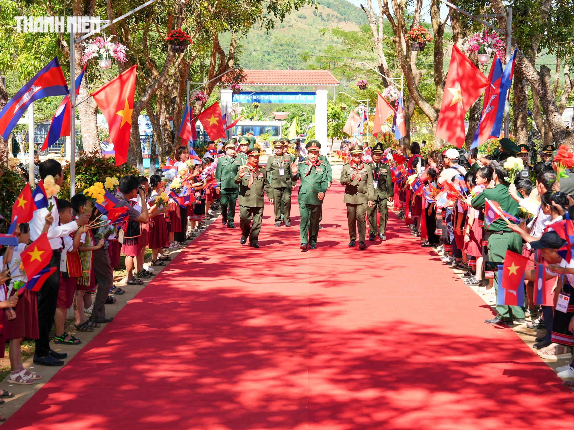 Lần đầu tiên quân đội Việt Nam - Lào - Campuchia diễn tập quân y chung - Ảnh 12.