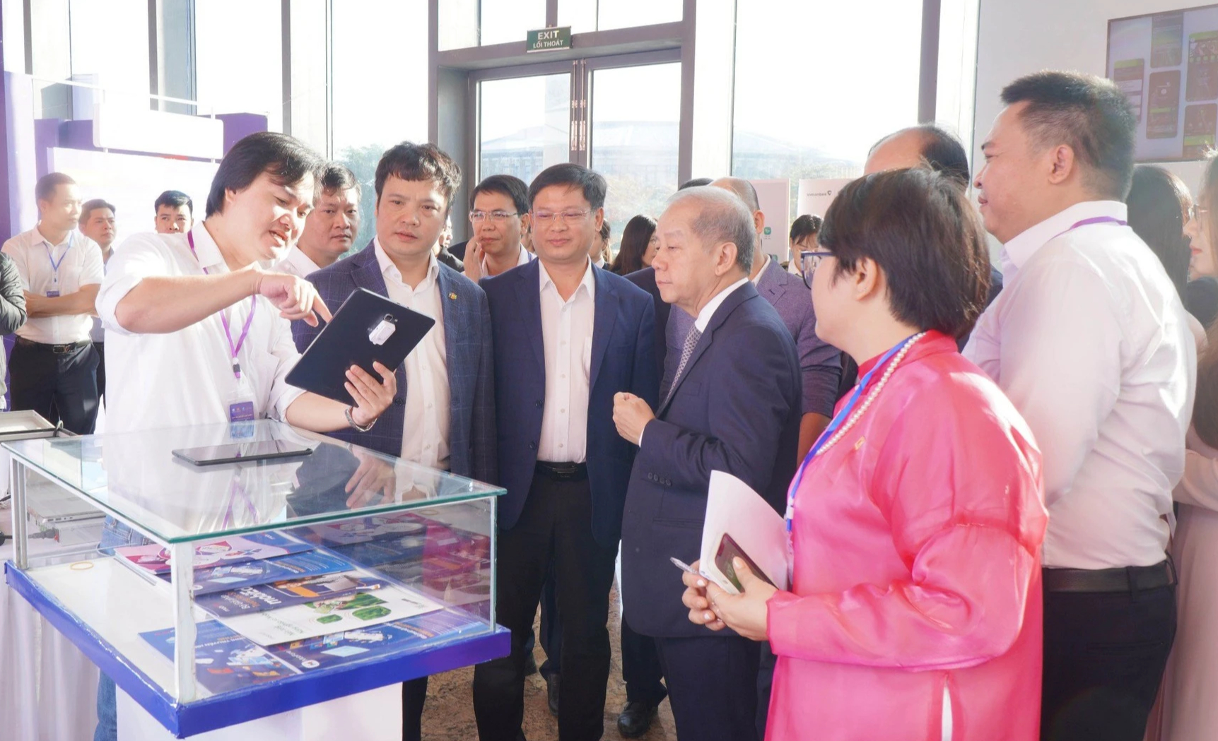 Công nghệ sẽ cùng Huế kiến tạo hạnh phúc cho người dân - Ảnh 1. Công nghệ sẽ cùng Huế kiến tạo hạnh phúc cho người dân - Ảnh 1.