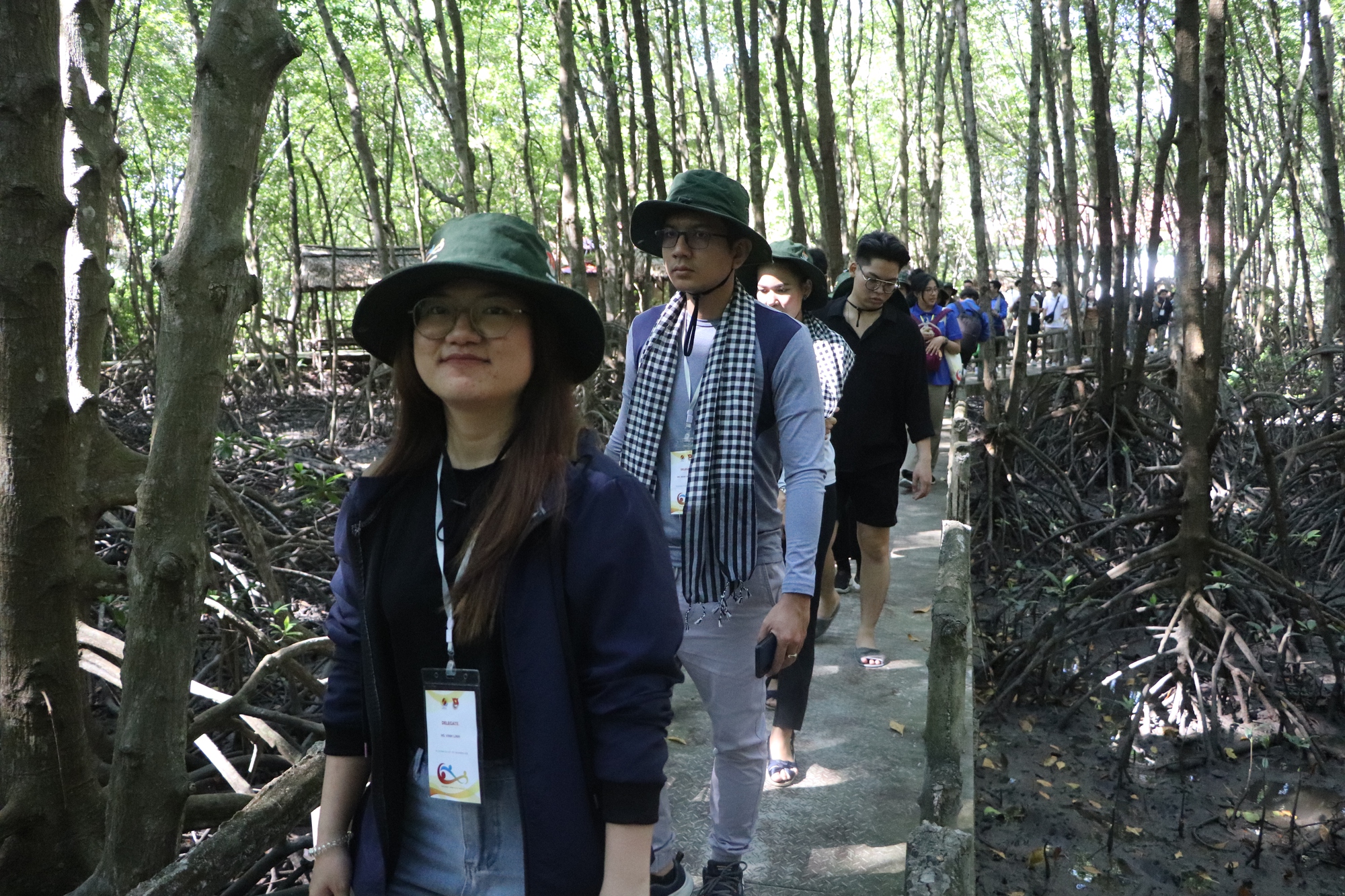 Thanh niên ASEAN - Nhật Bản tham quan ‘lá phổi xanh’ của TP.HCM - Ảnh 11.
