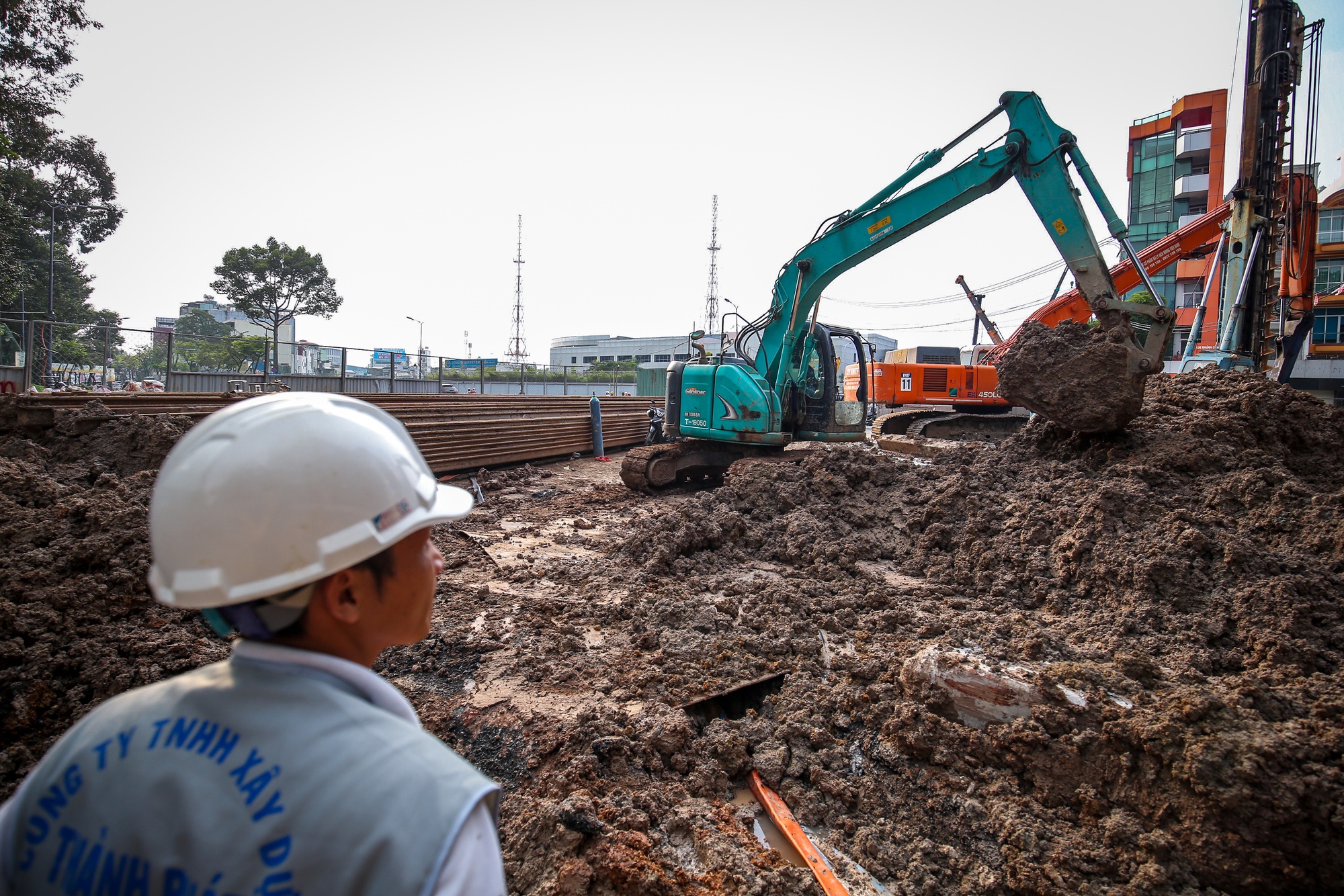 Hầm chui ngàn tỉ giảm tải cửa ngõ sân bay Tân Sơn Nhất dồn dập tăng tốc - Ảnh 7.