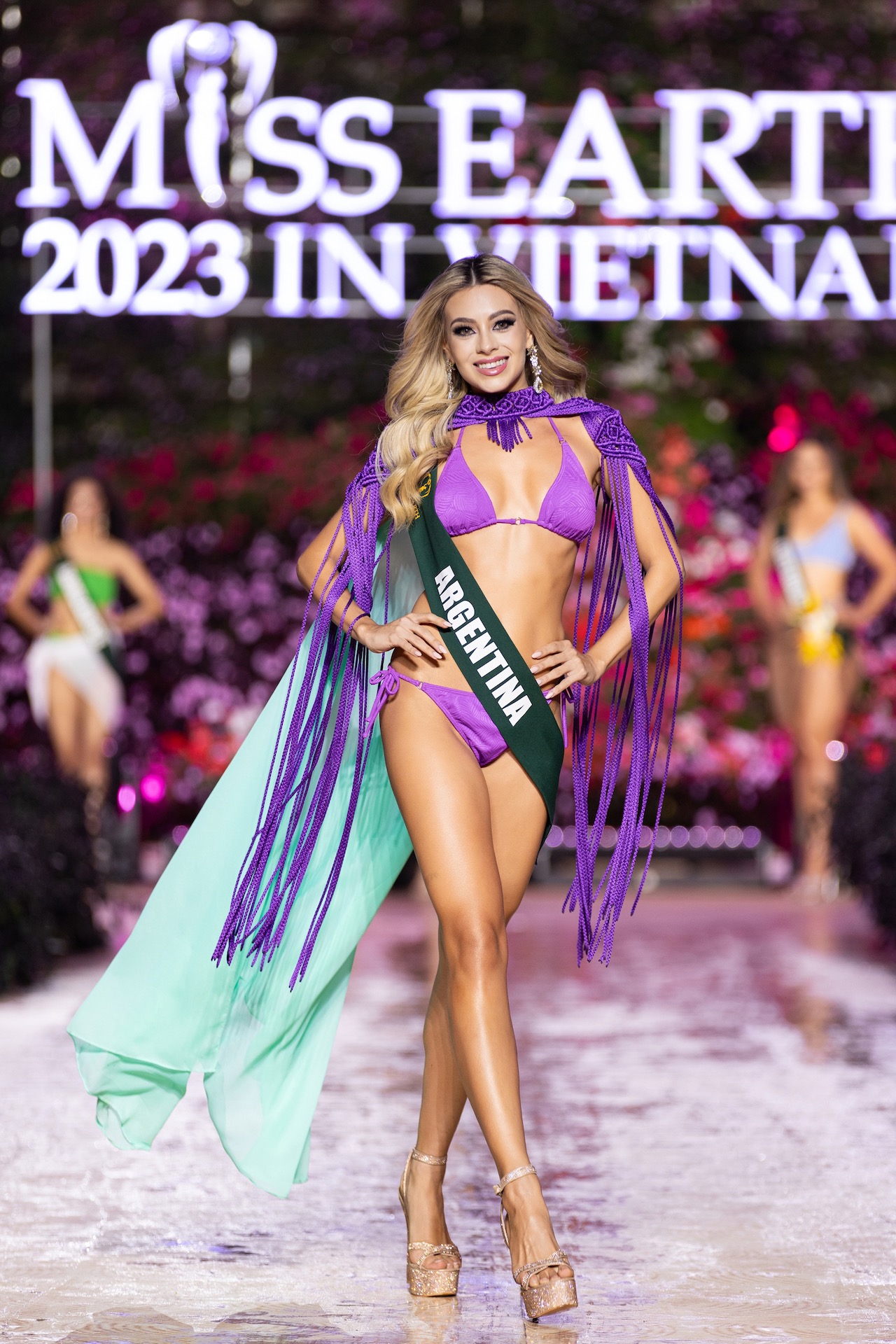 Dàn mỹ nhân Miss Earth 2023 diễn áo tắm nóng bỏng giữa thời tiết Đà Lạt  - Ảnh 4.