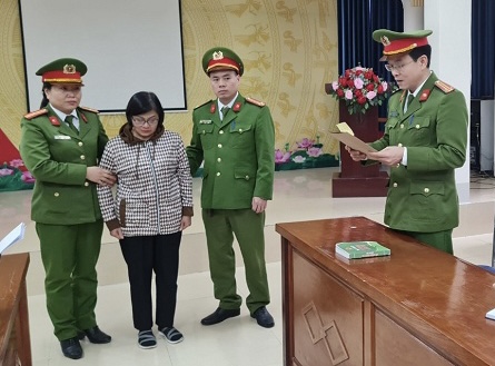 Bắt cựu kế toán và cựu trưởng phòng của Sở GD-ĐT tỉnh Hà Giang - Ảnh 1.