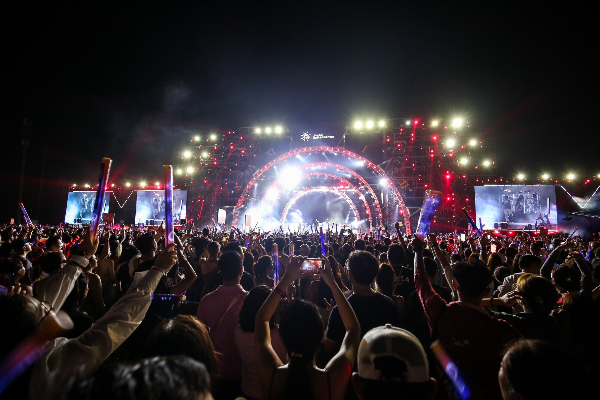 Maroon 5 bùng nổ tại đêm diễn ở Phú Quốc, hứa hẹn sẽ trở lại Việt Nam - Ảnh 12.