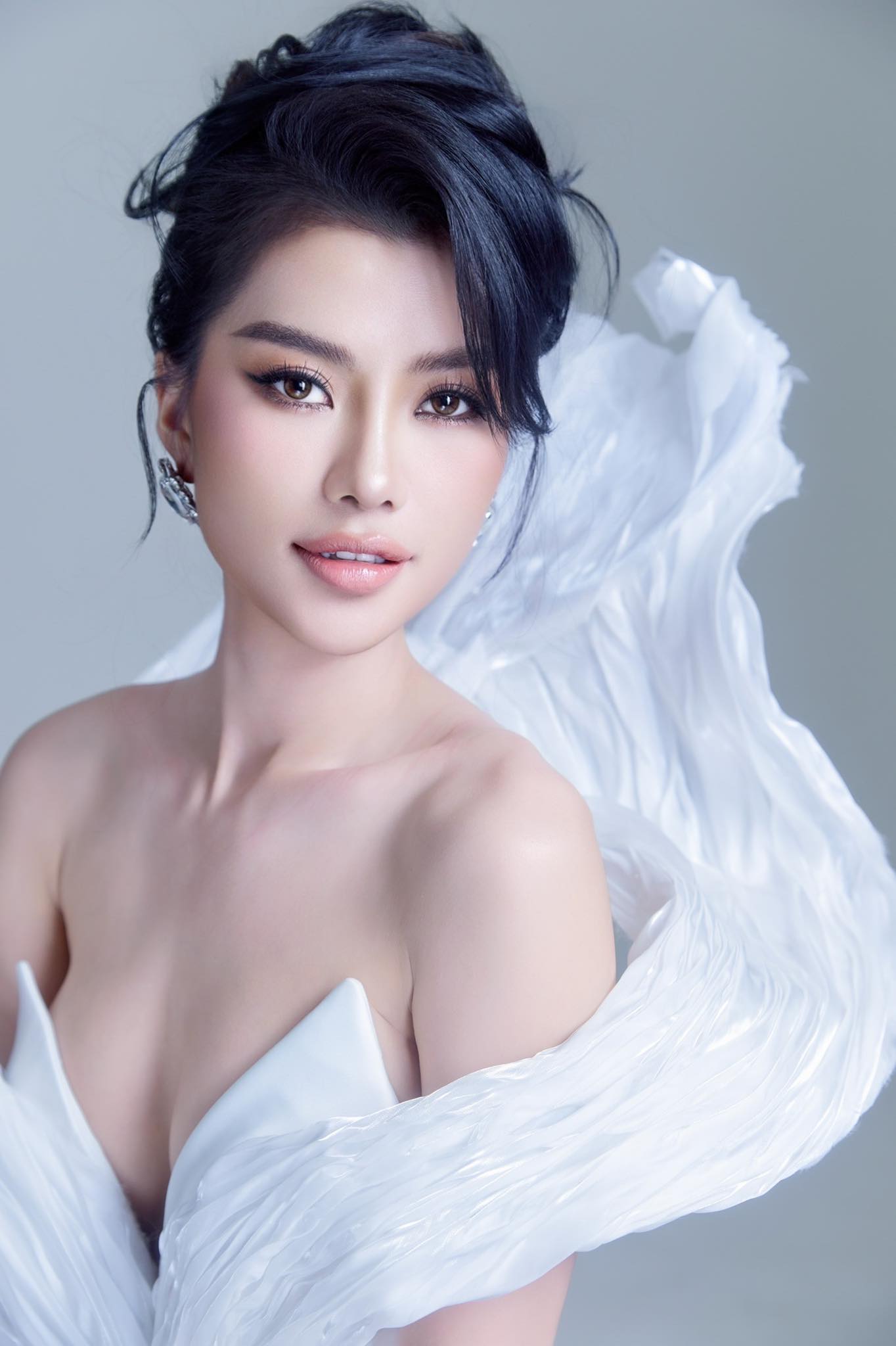 CEO cao 1,79m gây chú ý ở Hoa hậu Hoàn vũ Việt Nam - Ảnh 1.