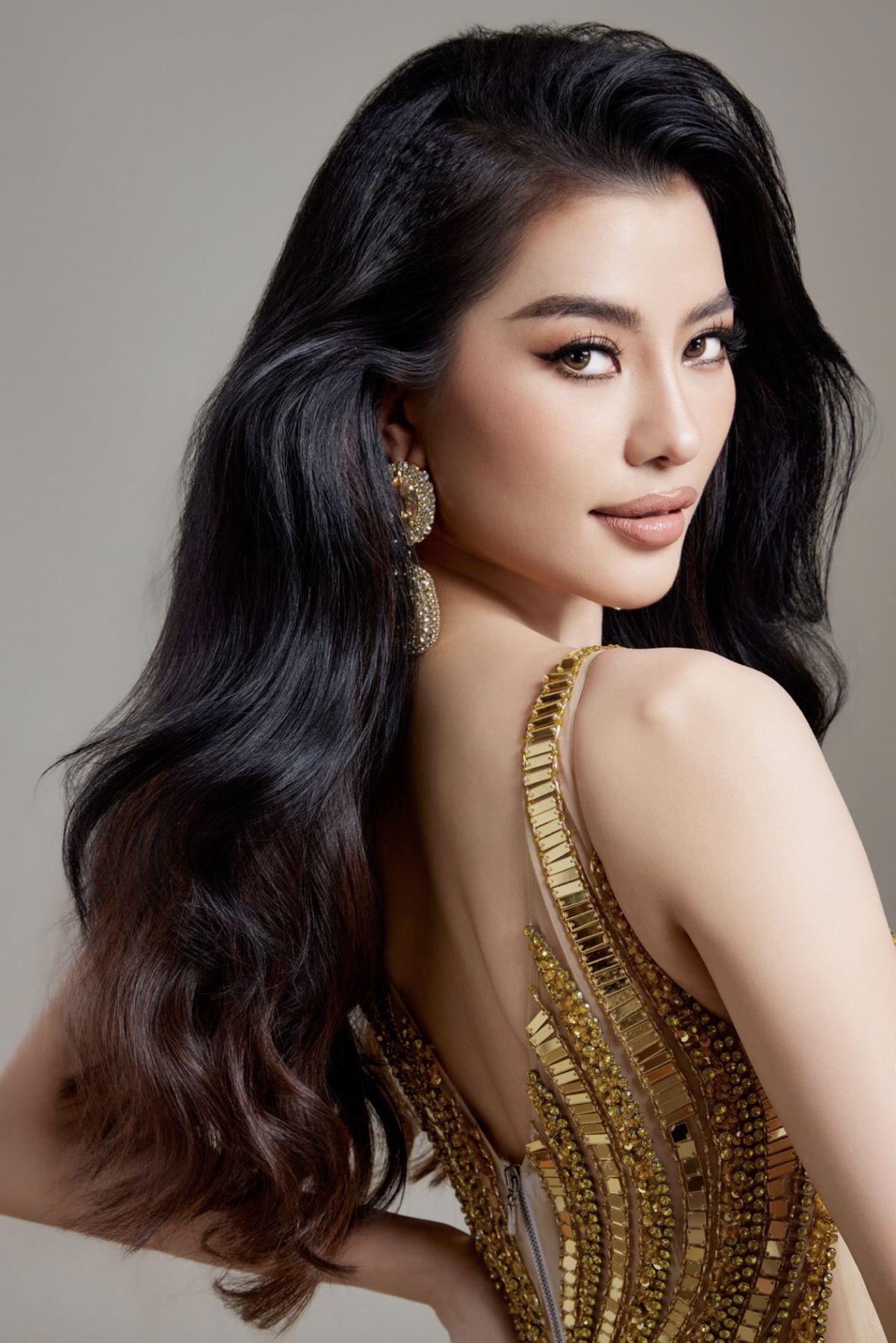 CEO cao 1,79m gây chú ý ở Hoa hậu Hoàn vũ Việt Nam - Ảnh 2.