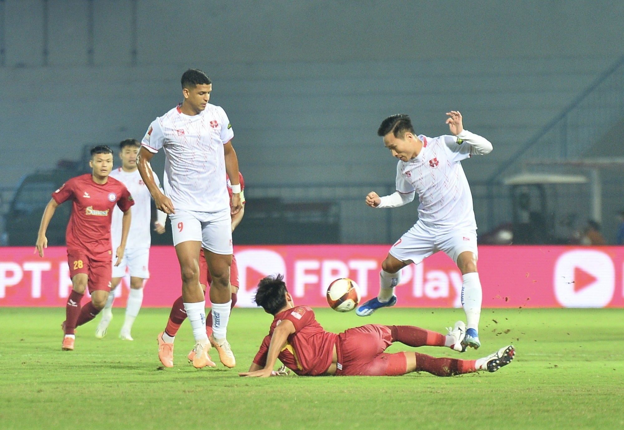 V-League: CLB Khánh Hòa chơi hay, đội Hải Phòng ngược dòng ấn tượng để vào tốp 4 - Ảnh 1.