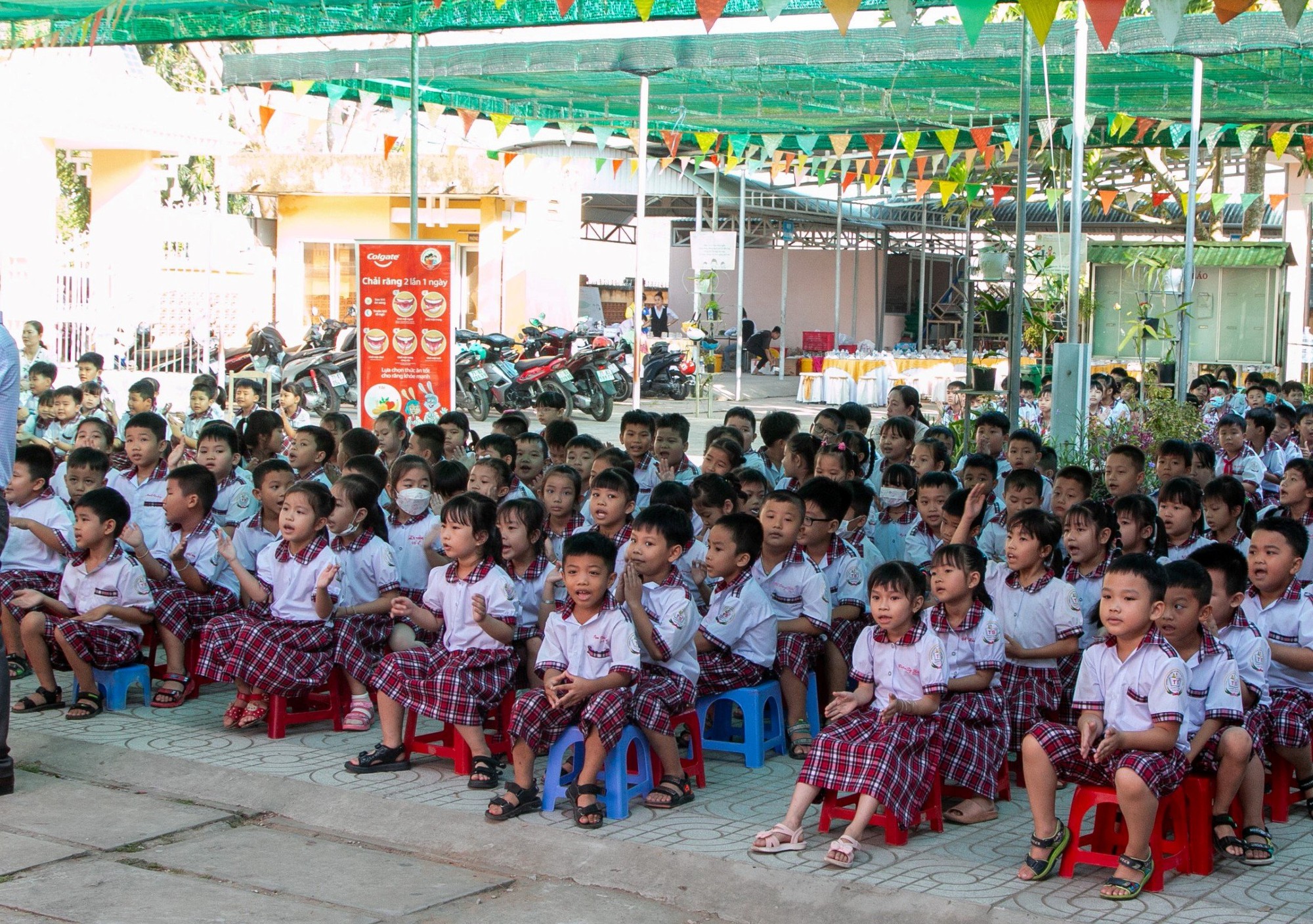 Az iskolai fogászati program megvalósítása - 2. kép. Triển khai chương trình nha học đường - Ảnh 2.