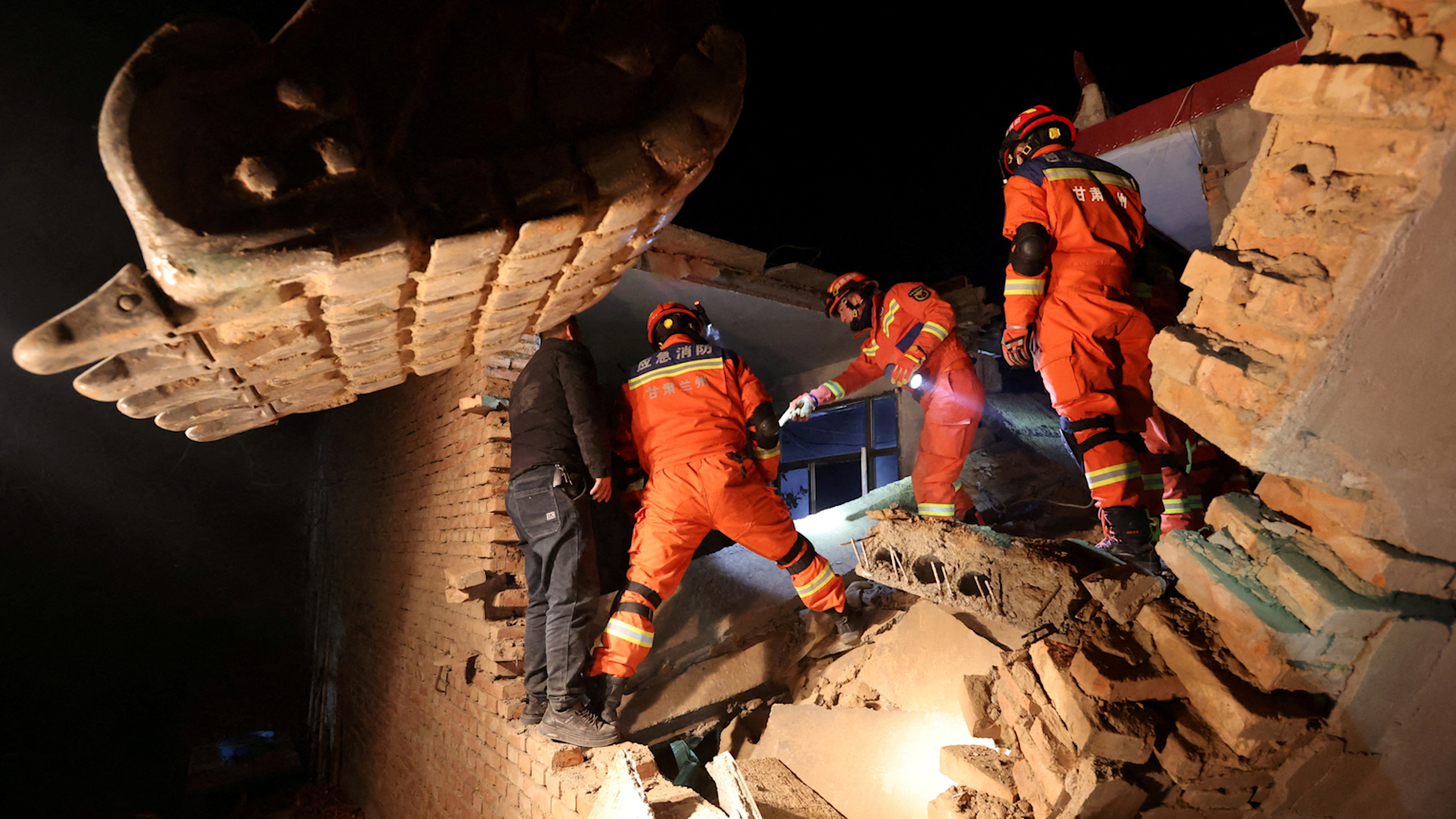 Động đất tại Trung Quốc, 111 người thiệt mạng - Ảnh 1.
