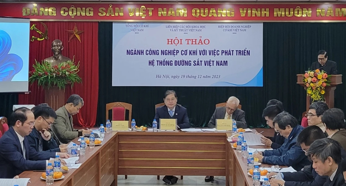 Cơ khí nội có chớp được 'cơ hội vàng' hơn 100 tỉ USD đầu tư đường sắt? - Ảnh 2. Cơ khí nội có chớp được 'cơ hội vàng' hơn 100 tỉ USD đầu tư đường sắt? - Ảnh 2.