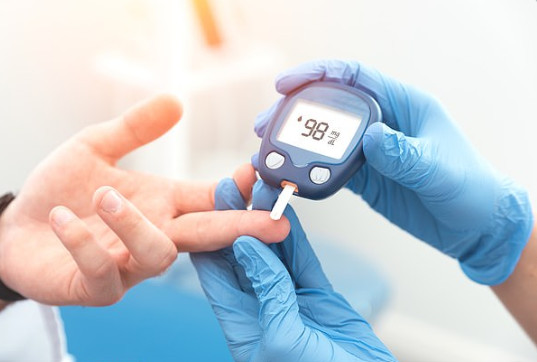 Đường huyết dễ tăng vào mùa đông: Lời khuyên dành cho người bệnh tiểu đường - Ảnh 1.