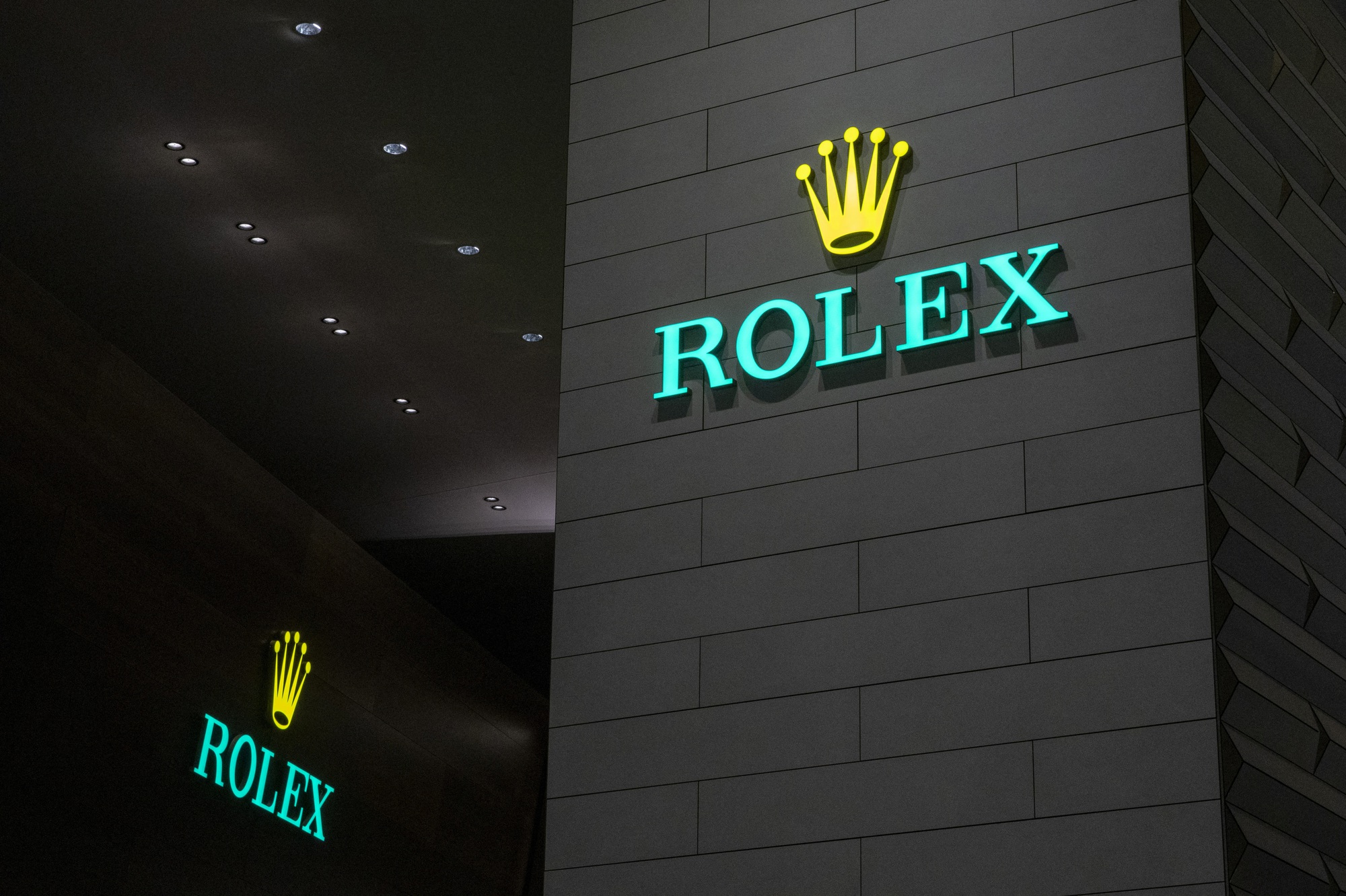 Pháp phạt Rolex 2.400 tỉ do vi phạm luật cạnh tranh - Ảnh 1.
