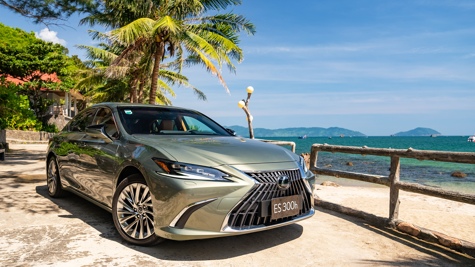 Lexus ES300h - Chiếc sedan toàn diện dung hòa những mặt đối lập- Ảnh 9.