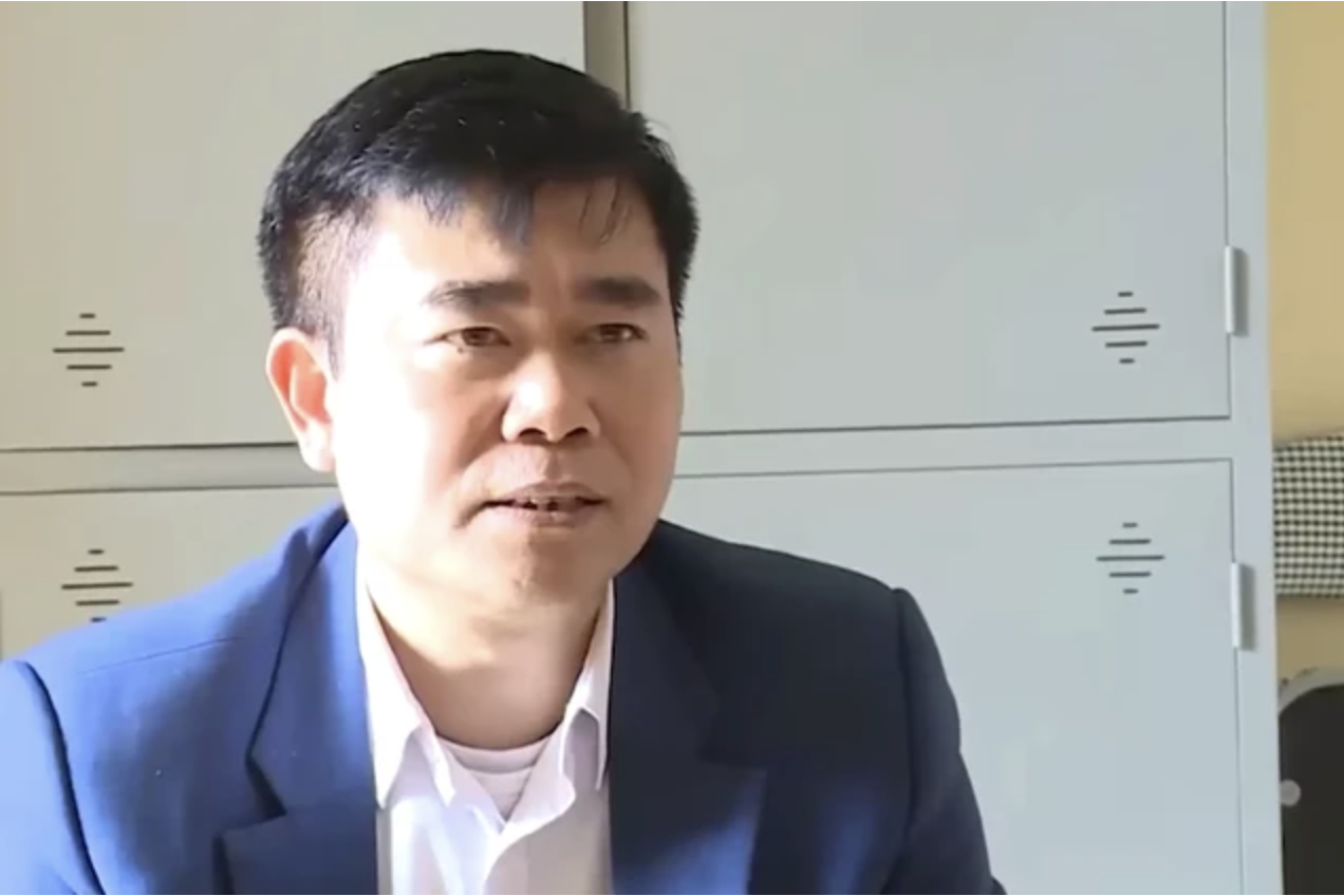 پرونده «۱۱ دانشآموز که ۲ بسته نودل با برنج خوردند»: مدیر استعفا میدهد، آیا این موضوع حل خواهد شد؟ - عکس ۱. Vụ '11 học sinh ăn 2 gói mì chan cơm': Hiệu trưởng từ chức, liệu có xong?- Ảnh 1.