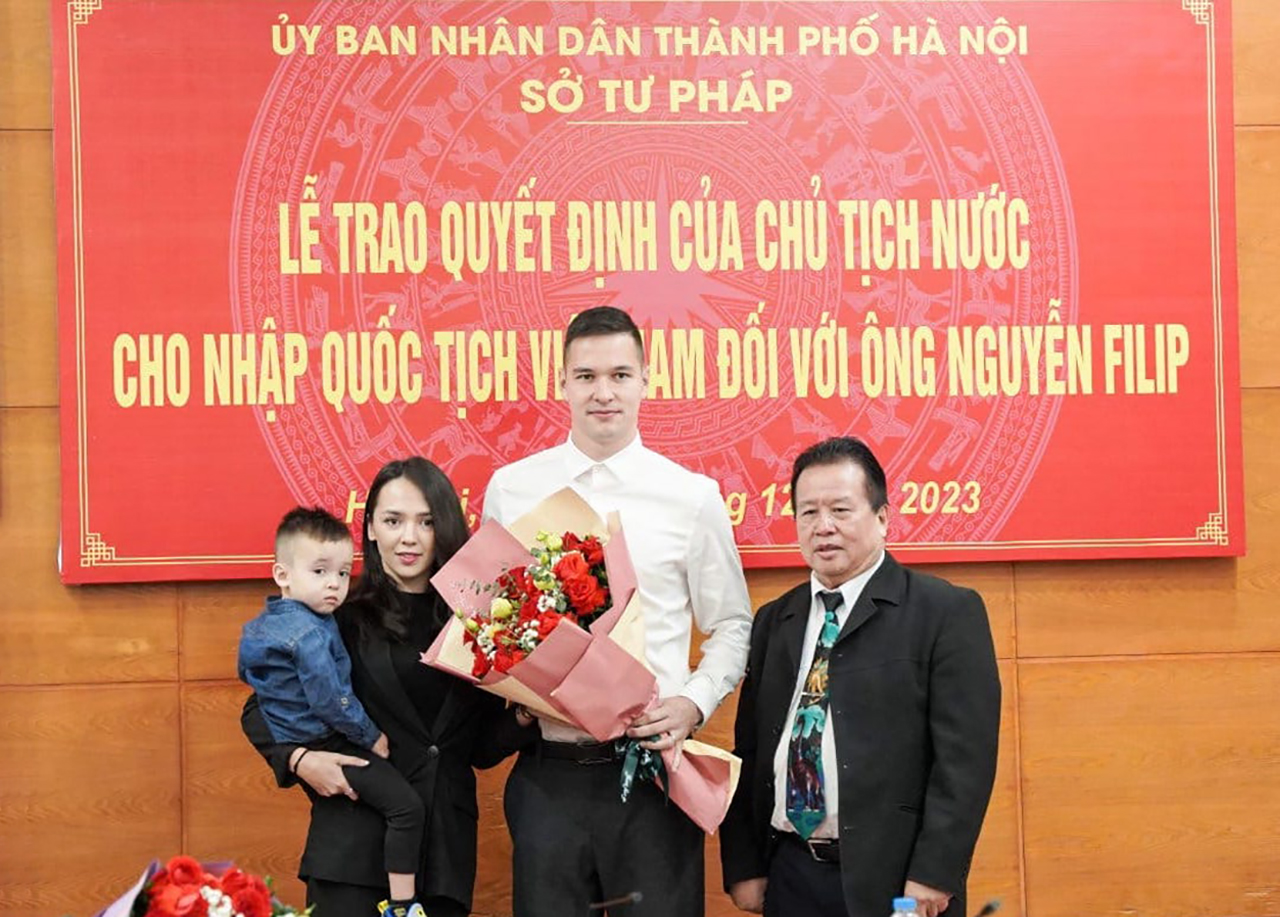 Thủ môn Nguyễn Filip: Tôi tự hào khi hát Quốc ca Việt Nam- Ảnh 3.