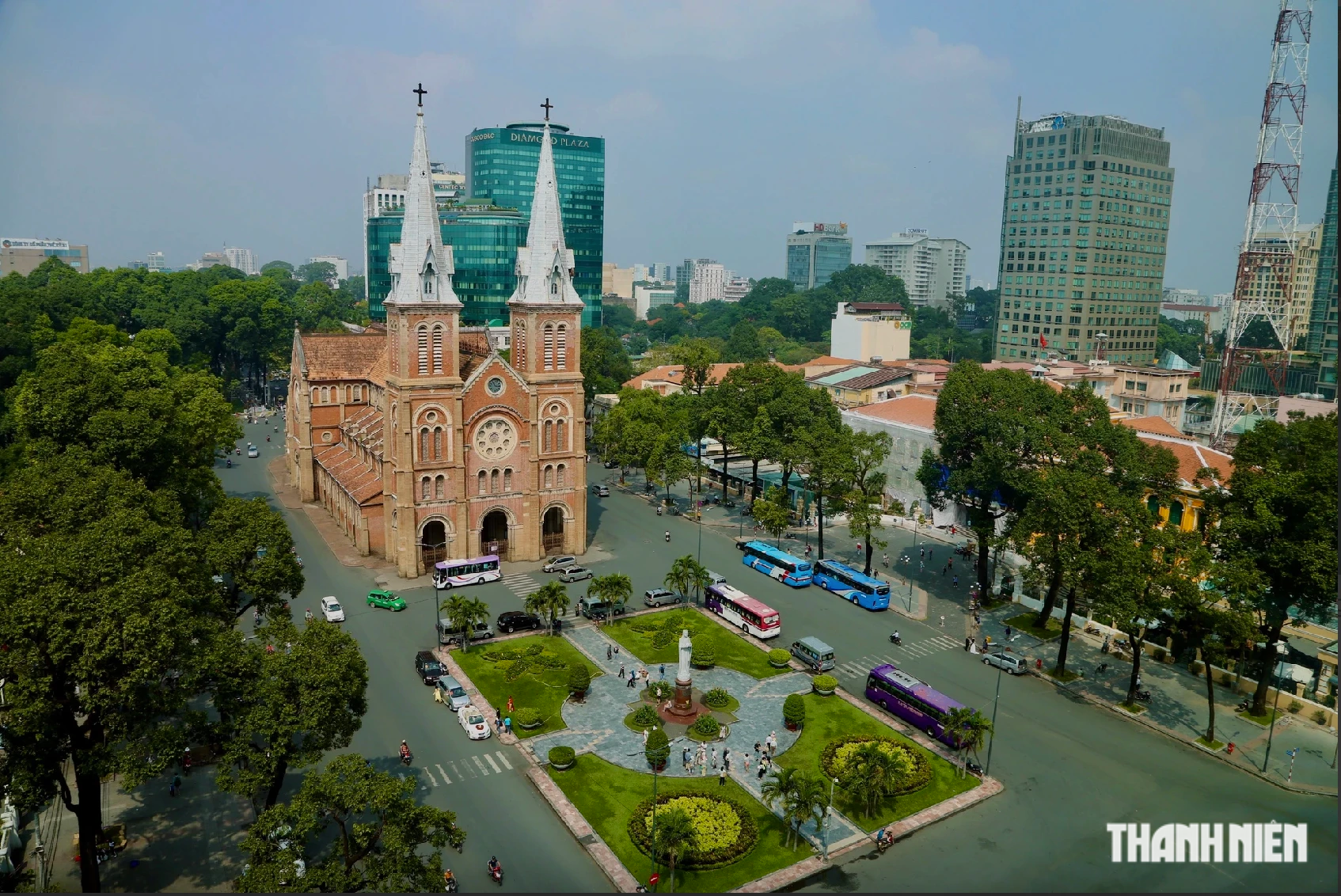 Choáng ngợp với cảnh bên trong công trình đại trùng tu Nhà thờ Đức Bà Sài Gòn- Ảnh 1.